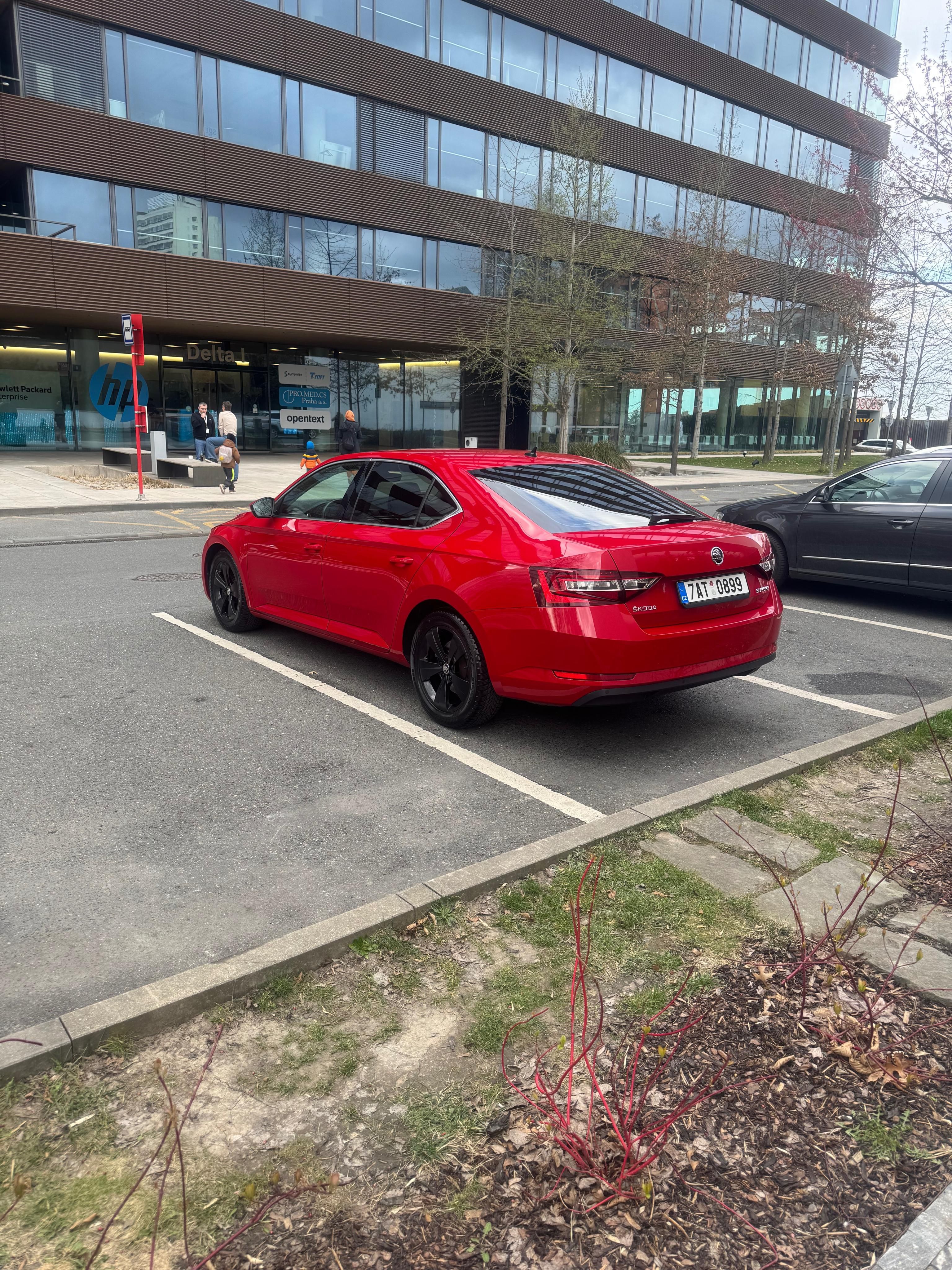 Škoda Superb, 2.0 TDI DSG 140kW Ambition - fotka 5
