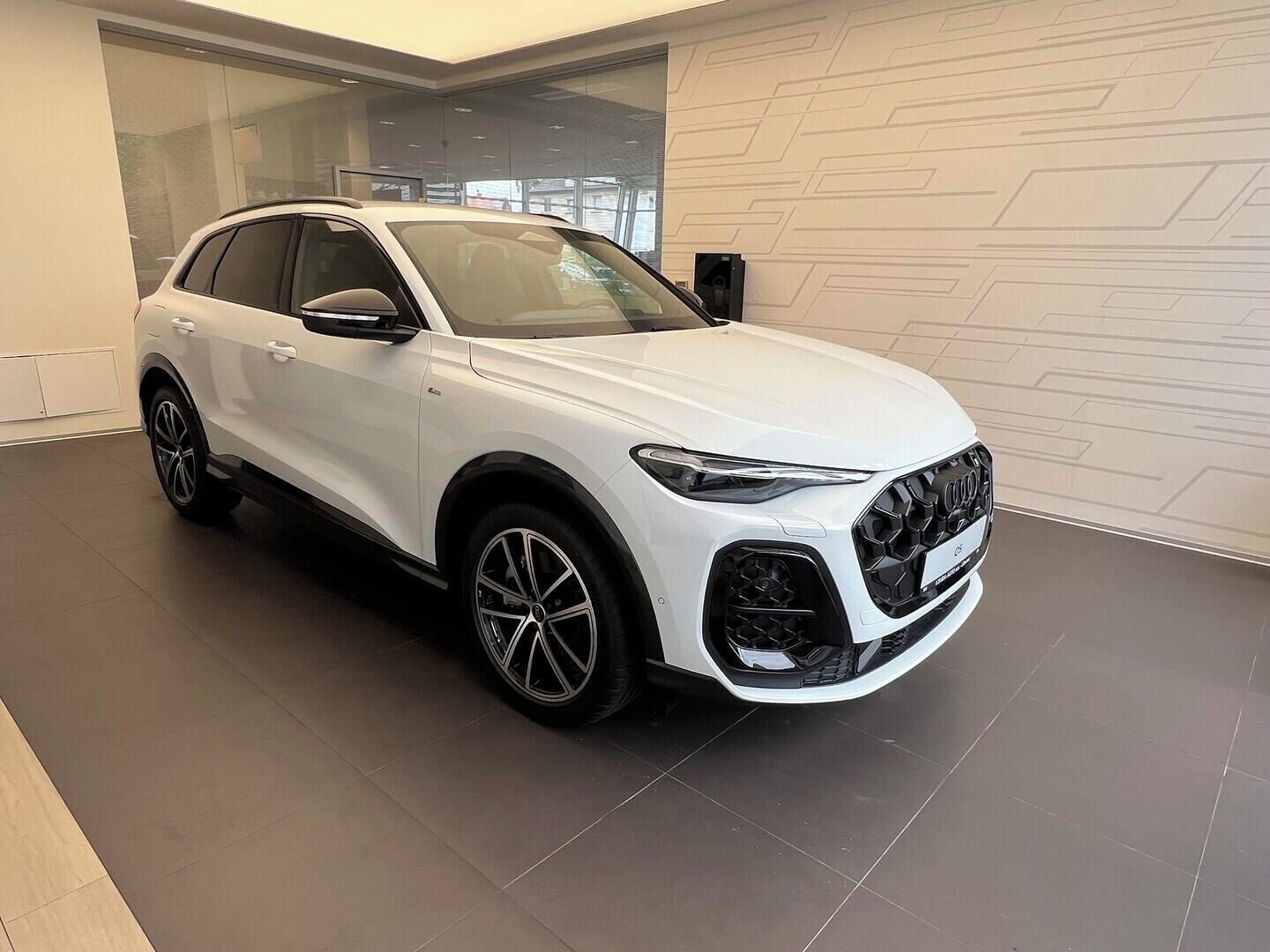 Audi Q5, S-line 40 TDI quattro STR 150 - fotka 4