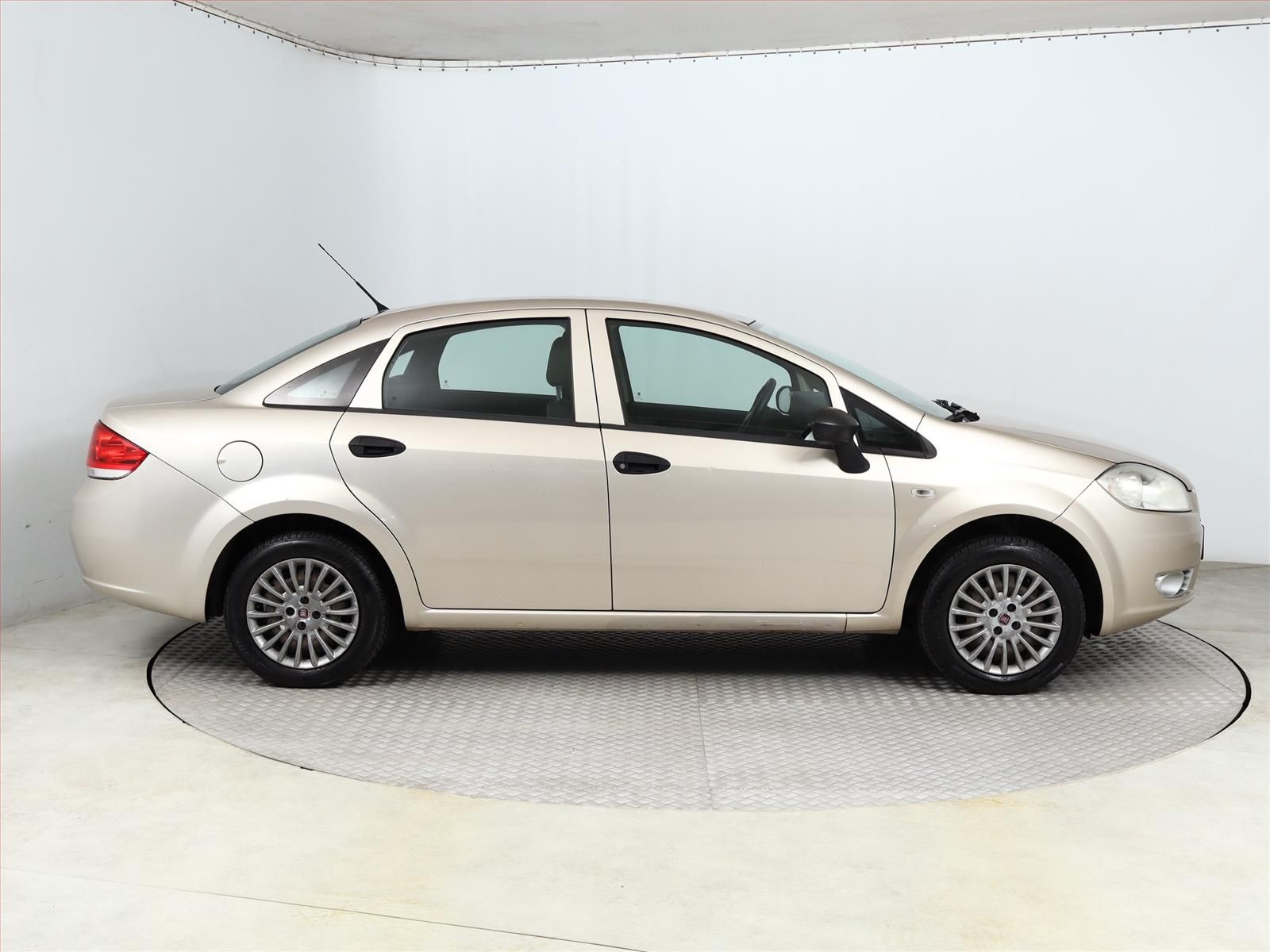 Fiat Linea, 1.4, ČR,1.maj, Serv.kniha - fotka 6