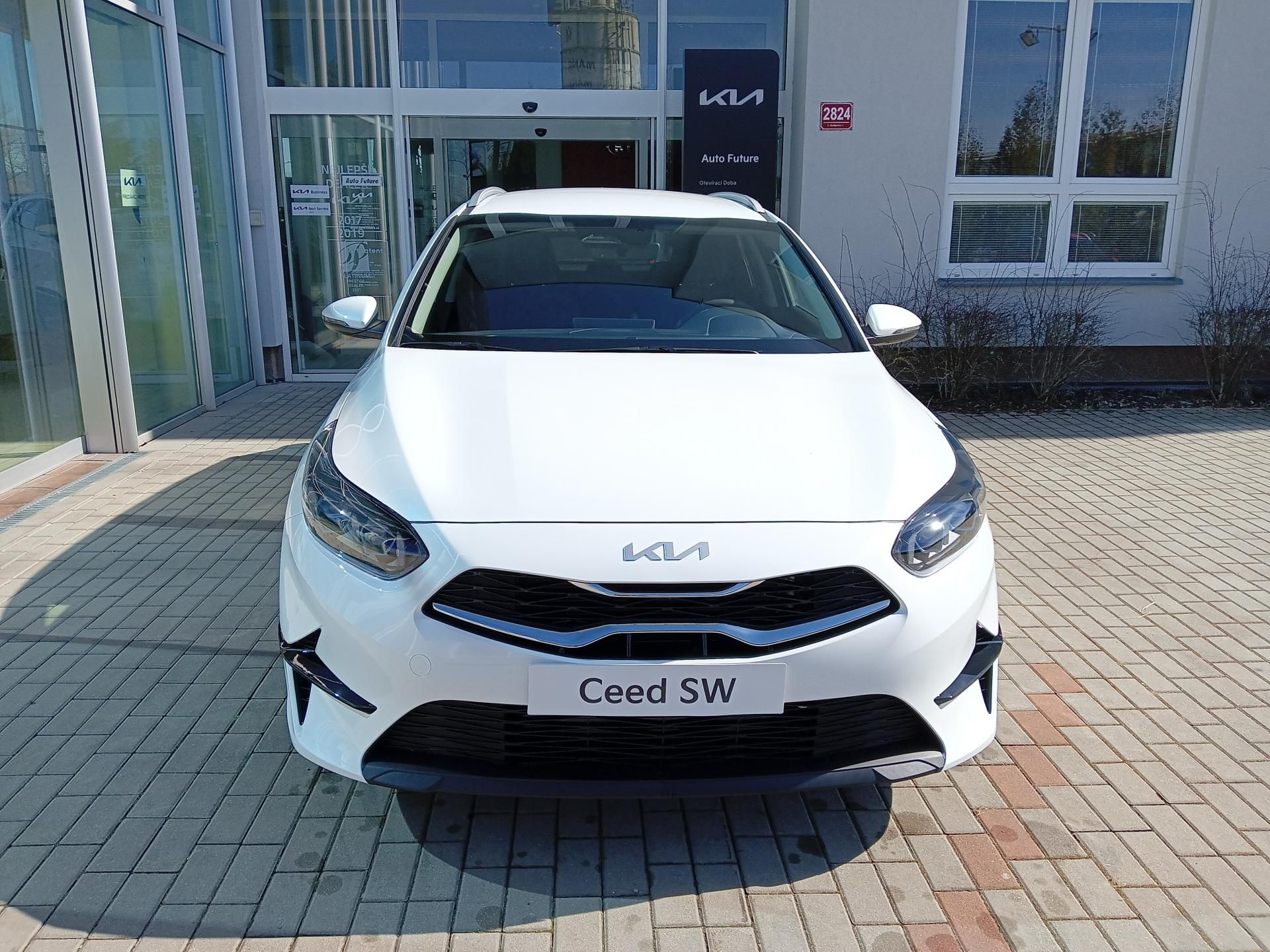 Kia Cee´d, SW 1.5 T-GDi TOP 7DCT MY25 - fotka 3