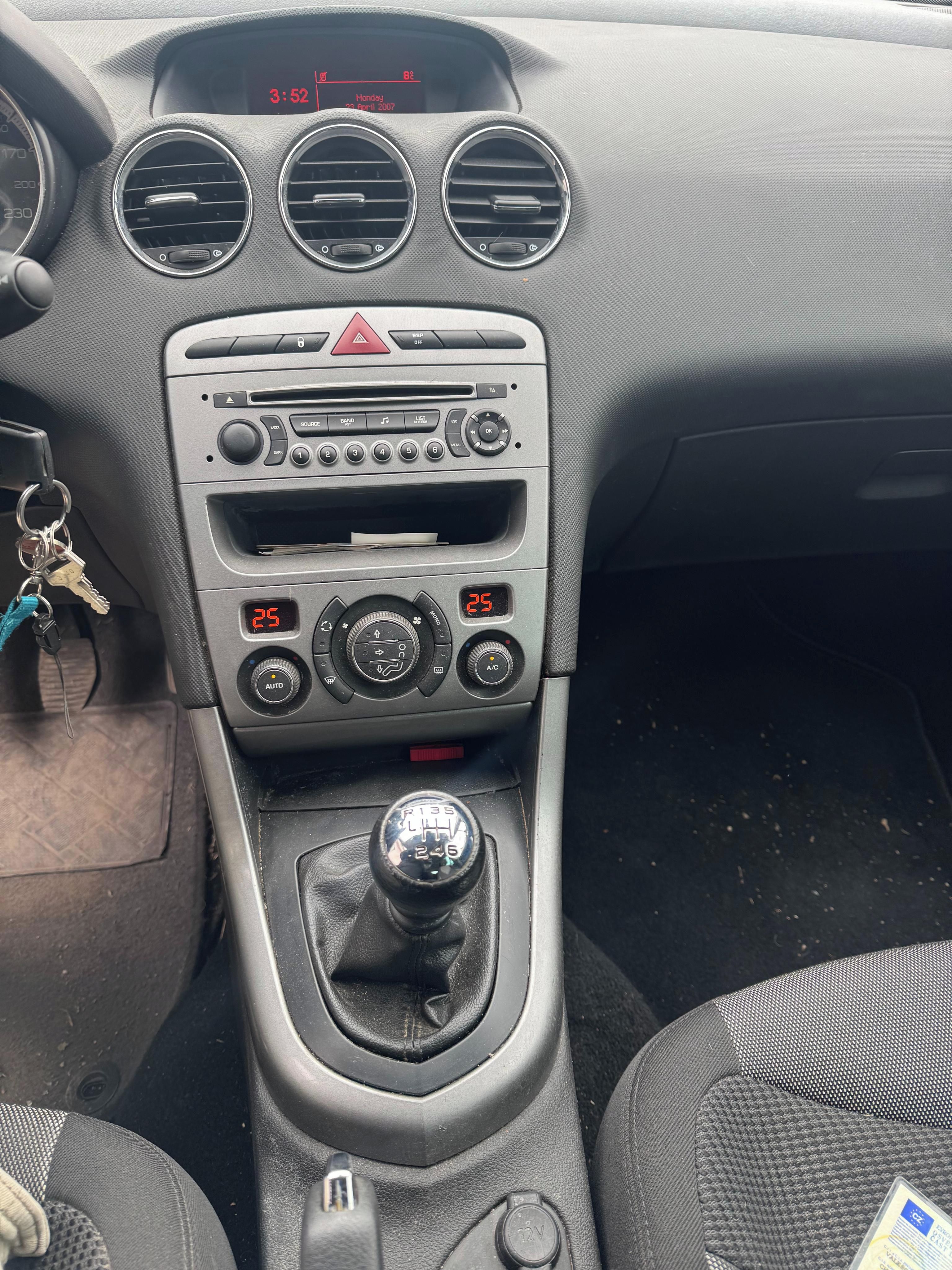 Peugeot 308 - fotka 6