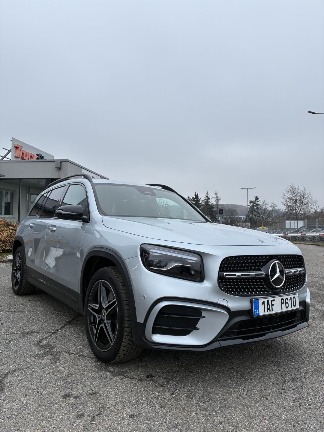 Mercedes-Benz GLB, 200d 4MATIC - fotka 2
