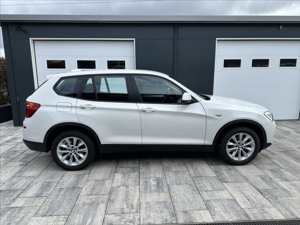 BMW X3, 28i 245PS  Advantage A/T 4x4 - fotka 4