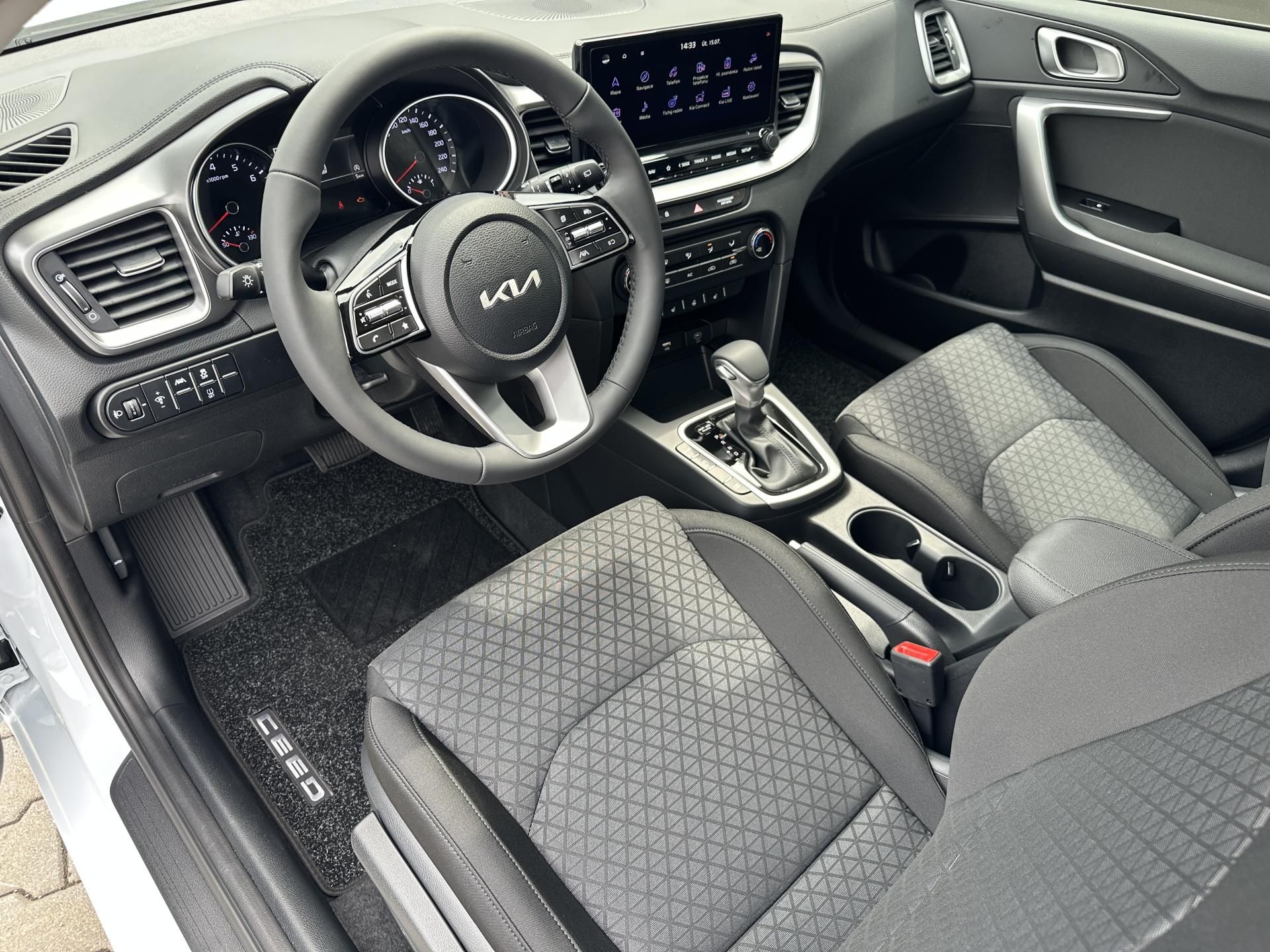Kia Cee´d SW, 1.5 T-GDi 7DCT SPIN - fotka 4