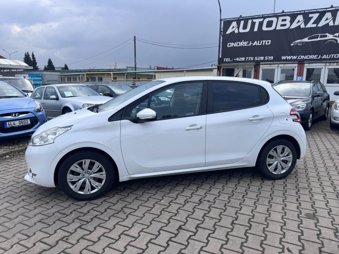Peugeot 208, 1,2 60 KW 1. MAJ STK - fotka 2