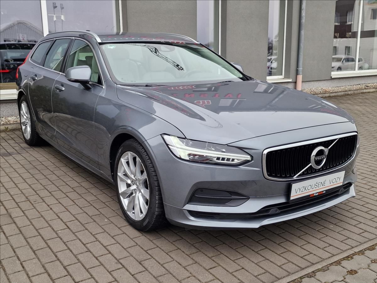 Volvo V90, 2.0 D4 Momentum Pro,ČR,1.Maj. - fotka 3