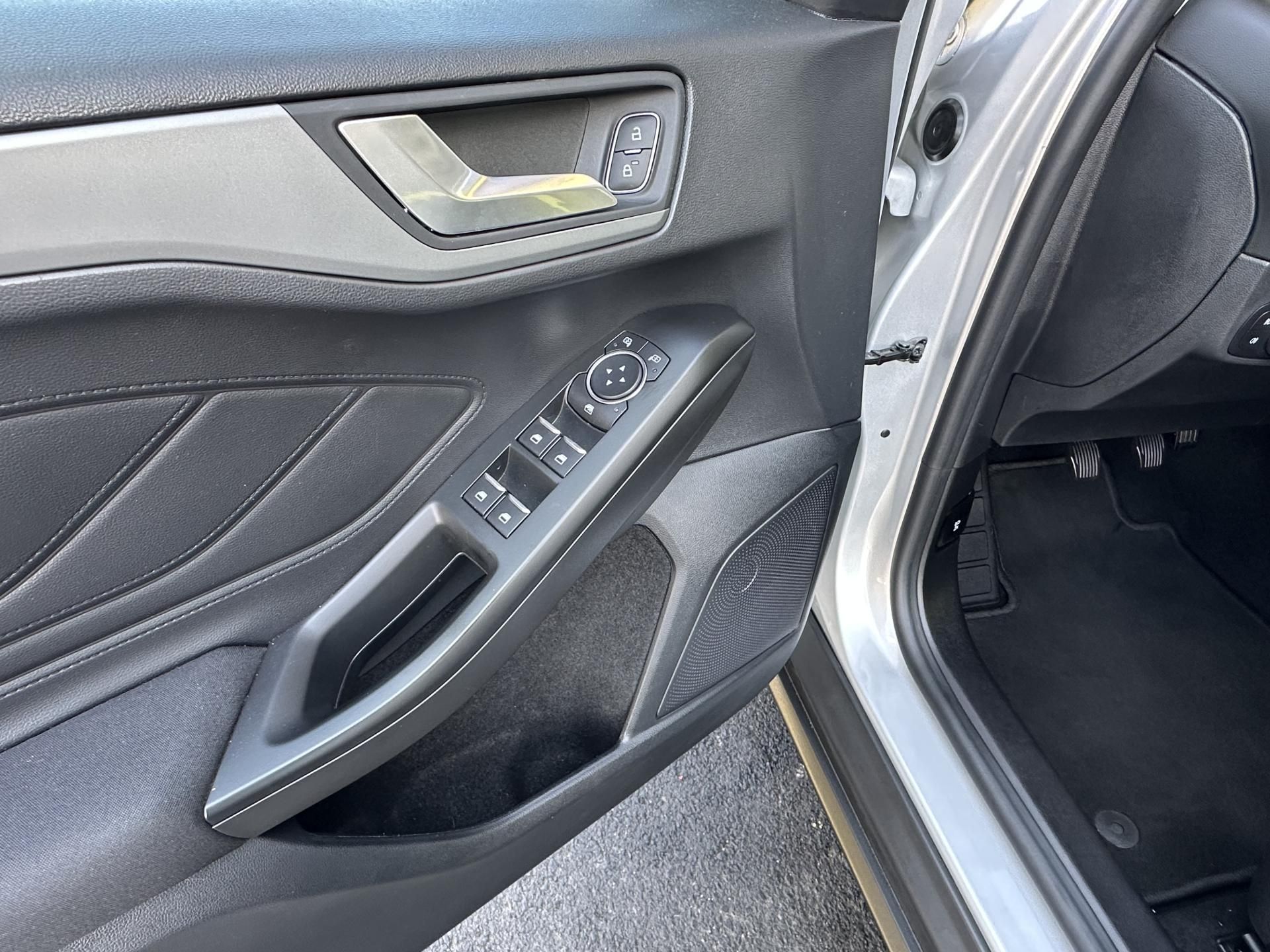 Ford Focus, KOMBI 1.0/74kW * 1.Maj *LED* - fotka 5