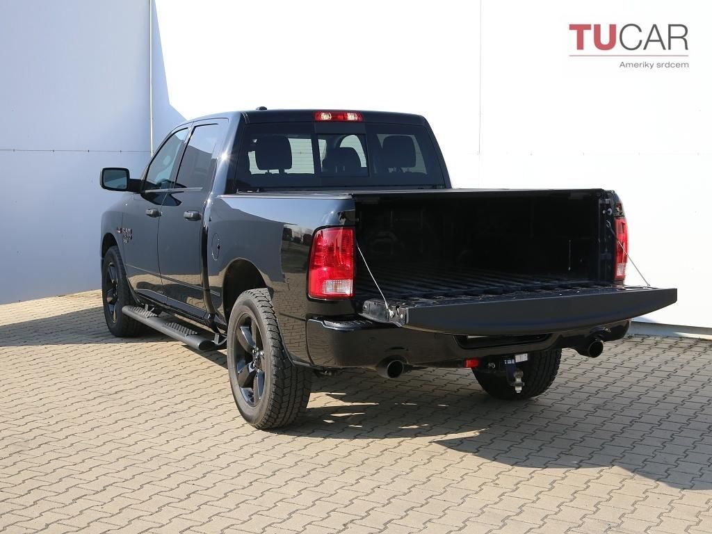 RAM 1500, Classic 5.7 V8 HEMI - fotka 5