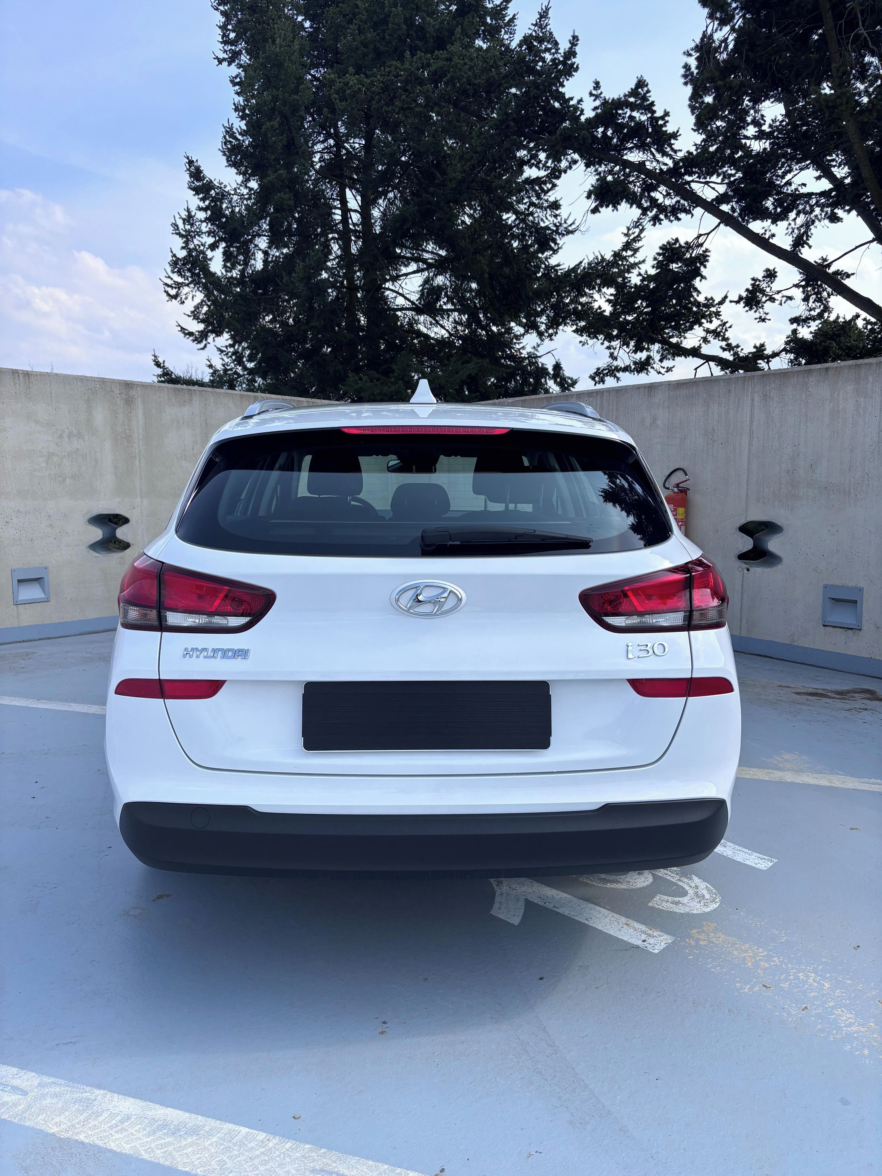 Hyundai i30, 1.0T Start Plus 88 - kW - fotka 5