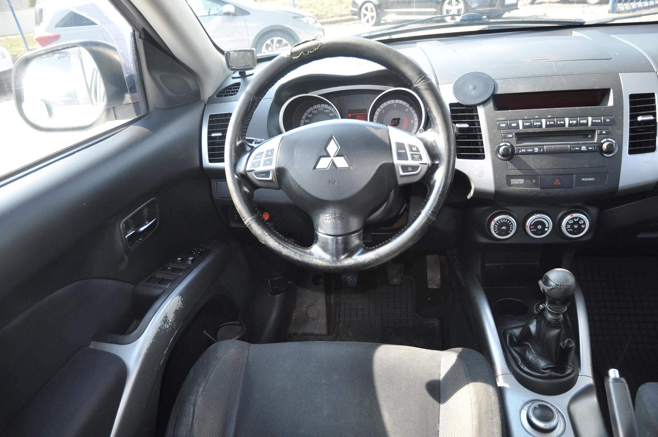 Mitsubishi Outlander, 2.0TDi 103kW 4x4 - fotka 5