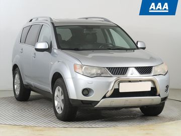 2.2 DI-D, 4X4, 7 míst