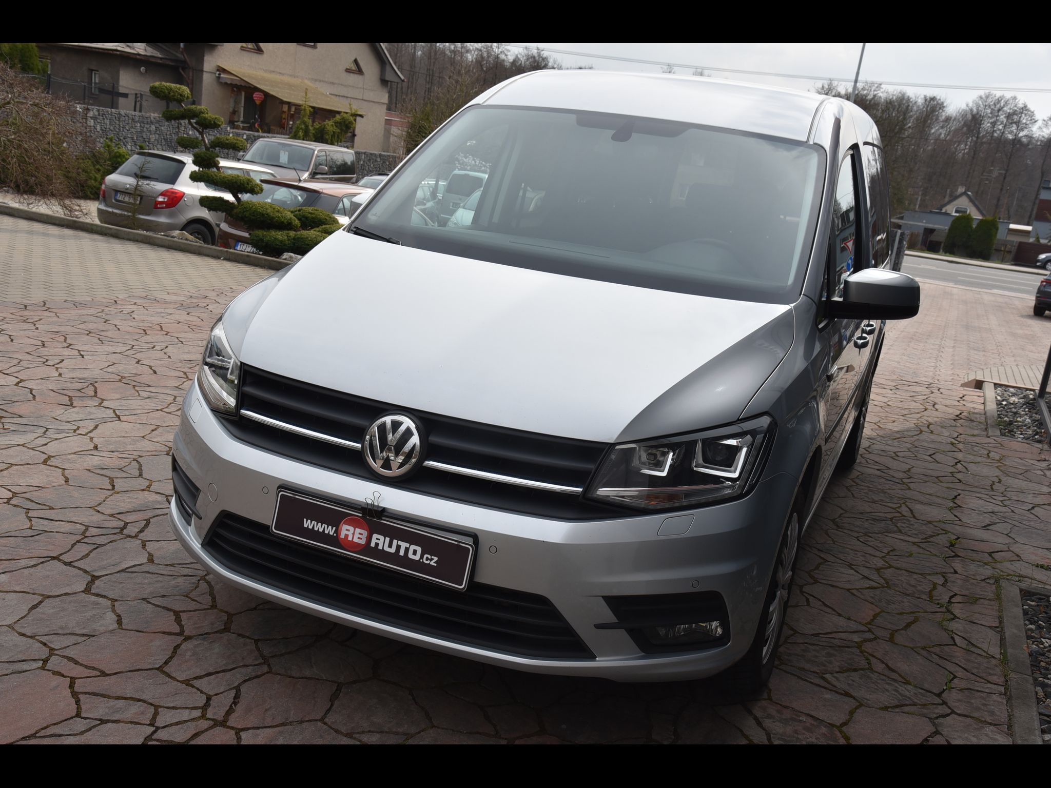 Volkswagen Caddy, 2.0 TDi 110 kw DSG Maxi - fotka 5