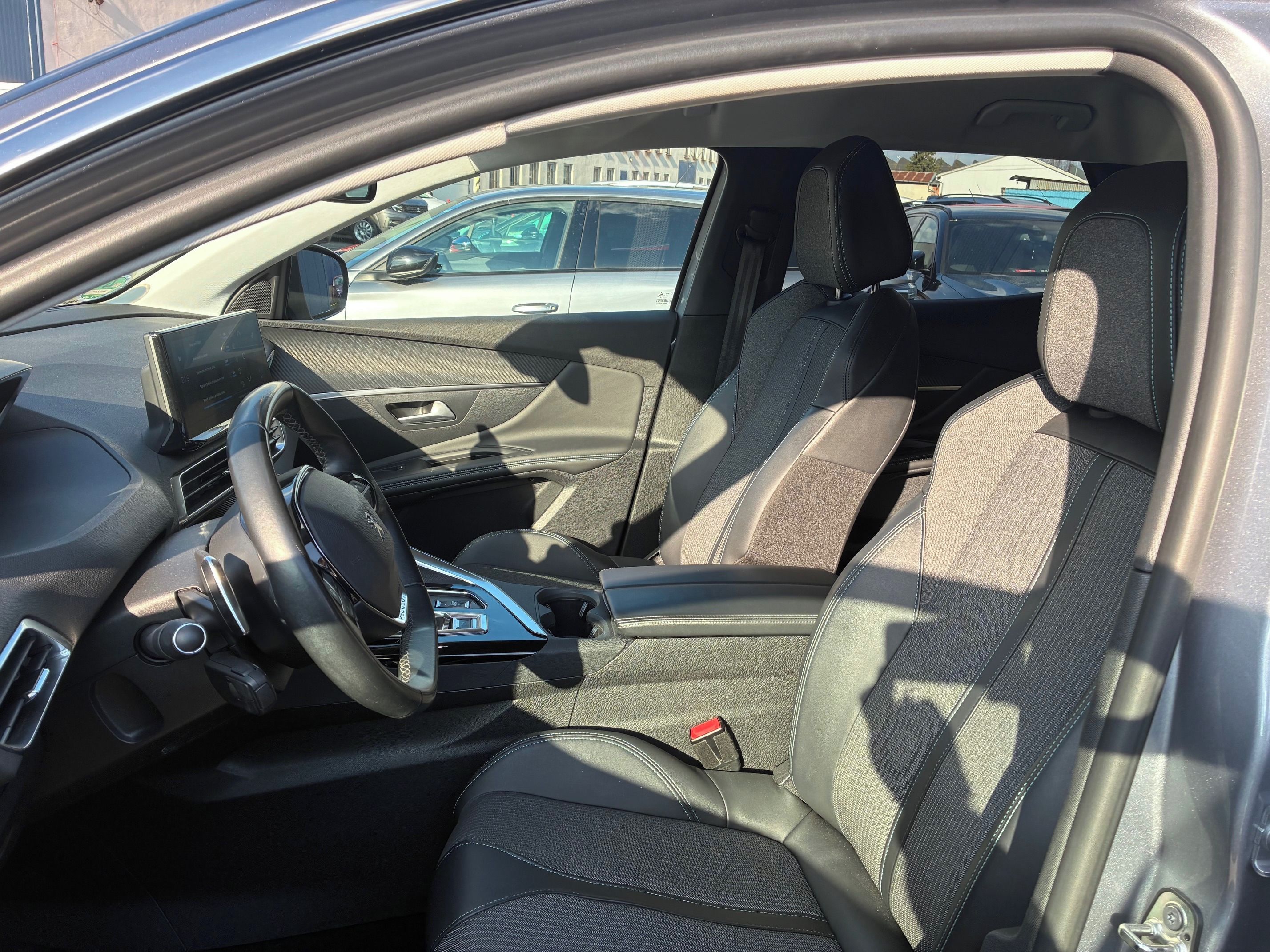 Peugeot 3008, 1,2 PureTech AllurePack130k AT - fotka 6