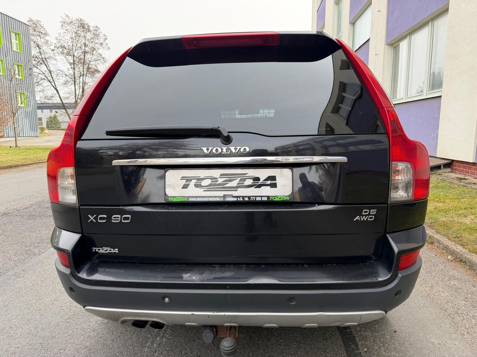 Volvo XC90, 2,4 D5 AWD / 1.maj. / ČR / - fotka 4