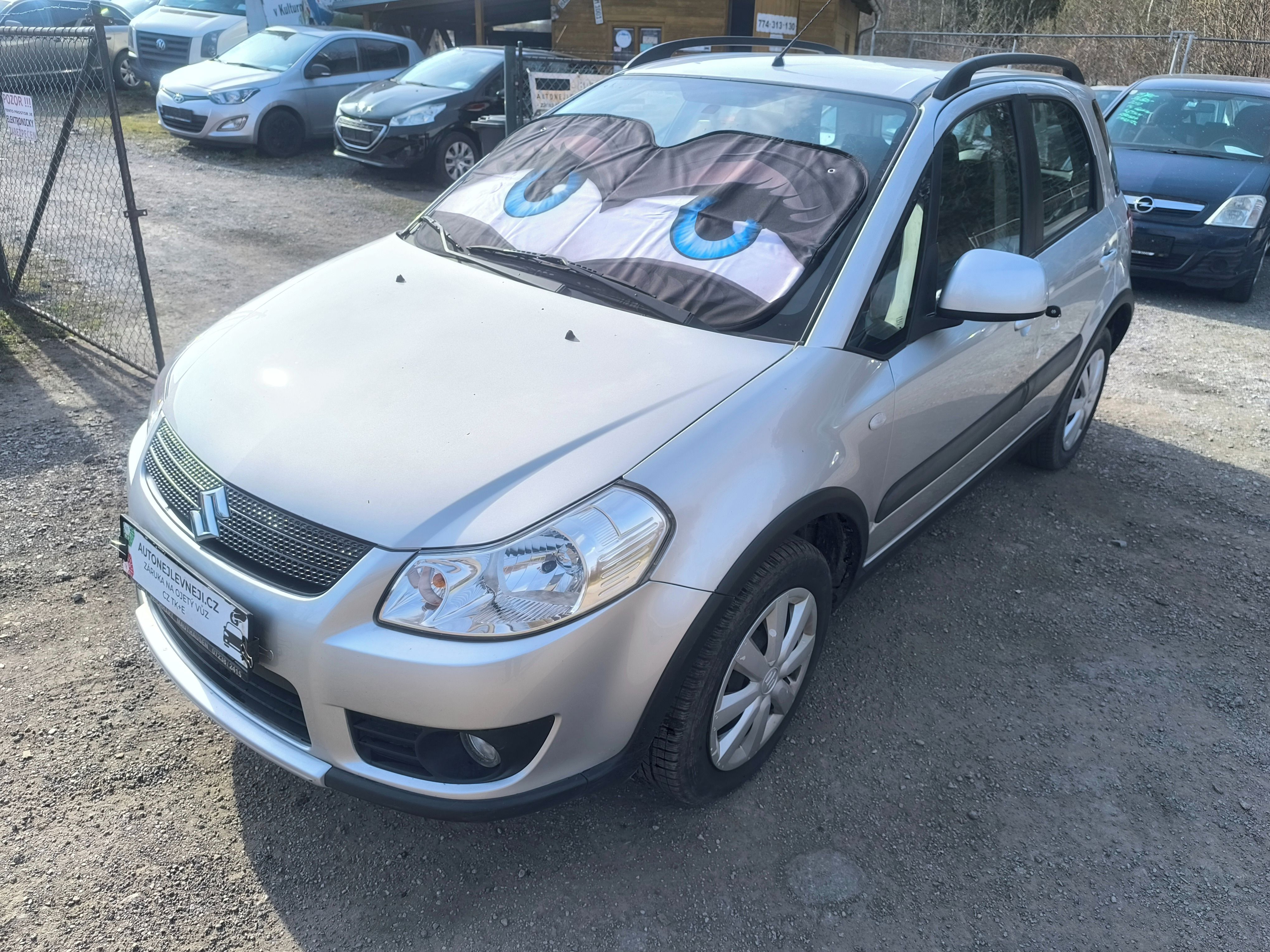 Suzuki SX4, 4X4,KRÁSNÝ,105KM,1MAJ92,VÝBAVA - fotka 3