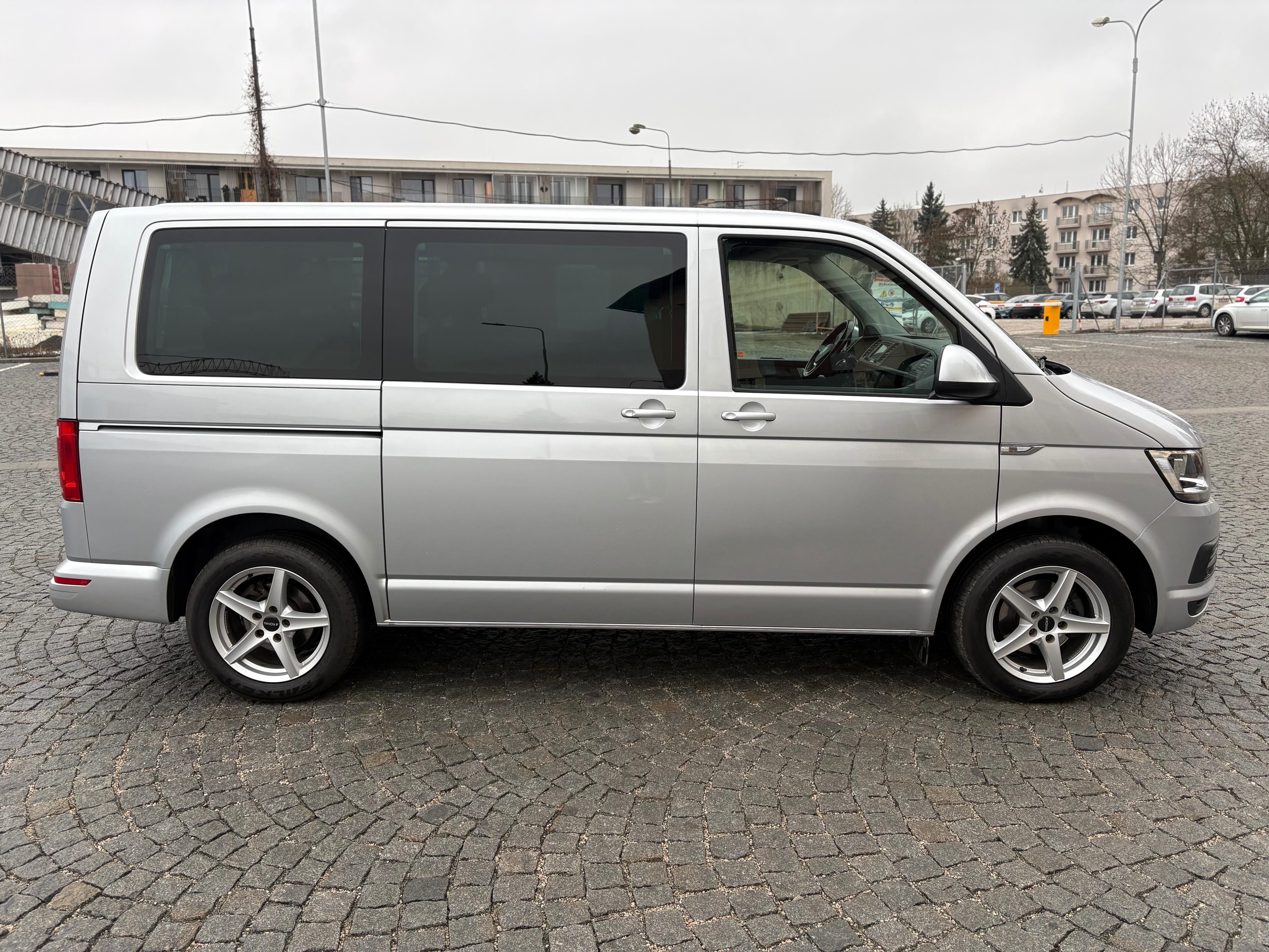 Volkswagen Caravelle, 2.0TDi 110kw DSG 9 míst - fotka 4