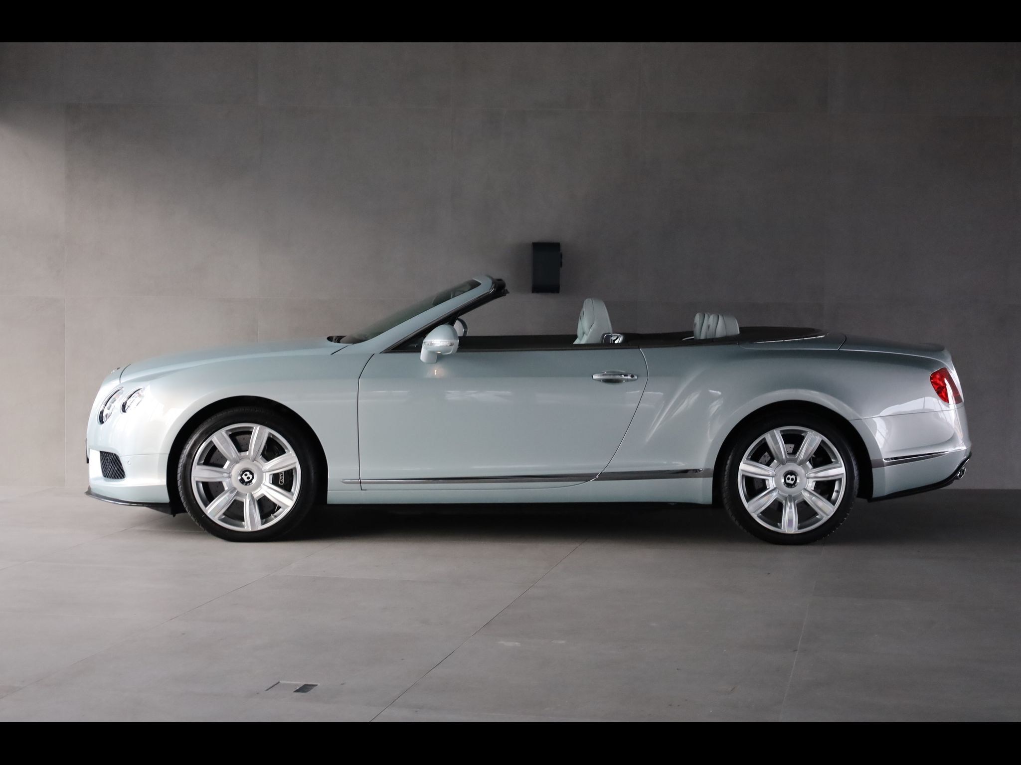 Bentley Continental GTC, Mulliner, Masáže, Ventilace - fotka 3