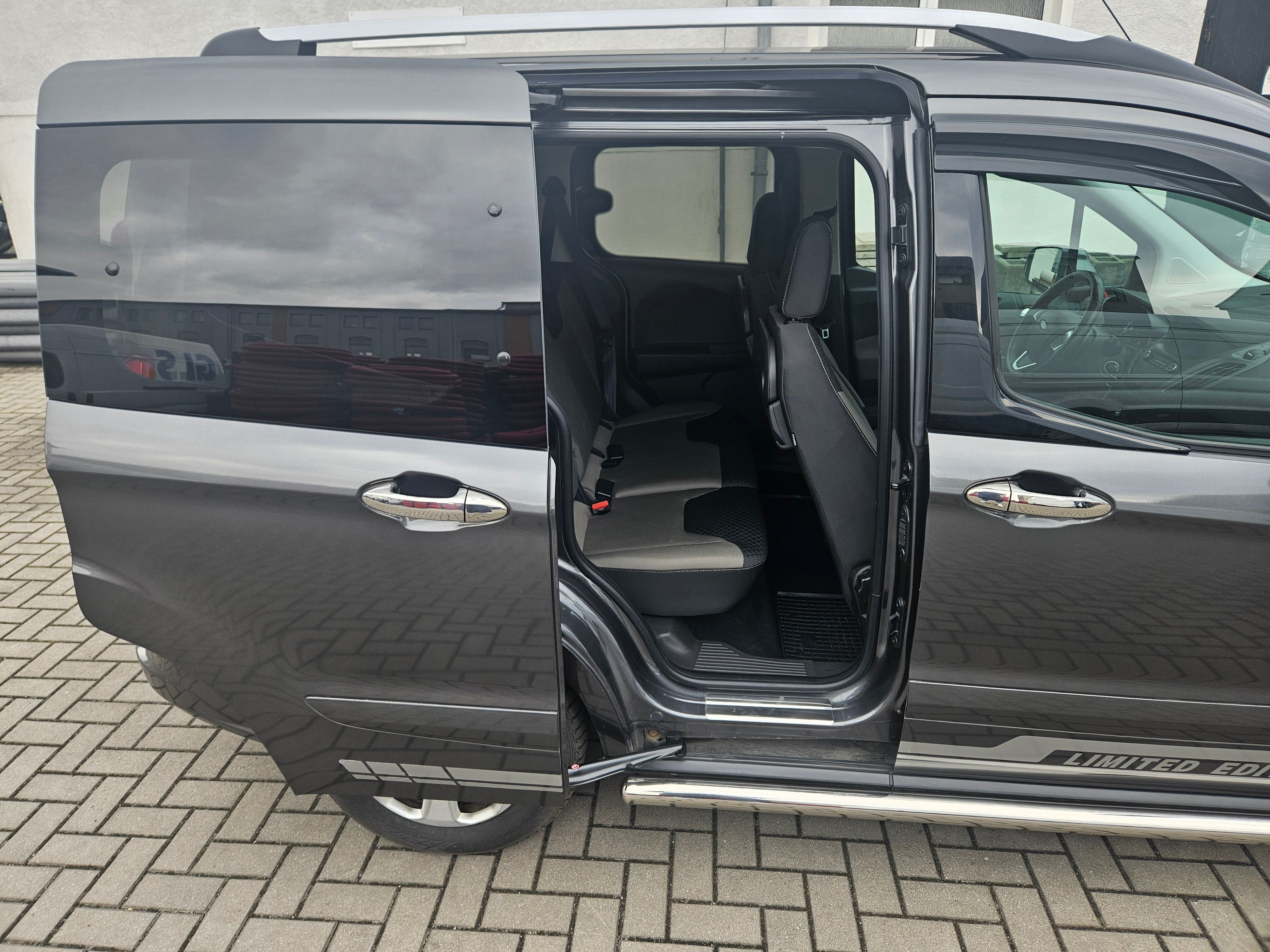 Ford Tourneo Courier, Ford Courier 1.5 TDCi 74kw - fotka 2