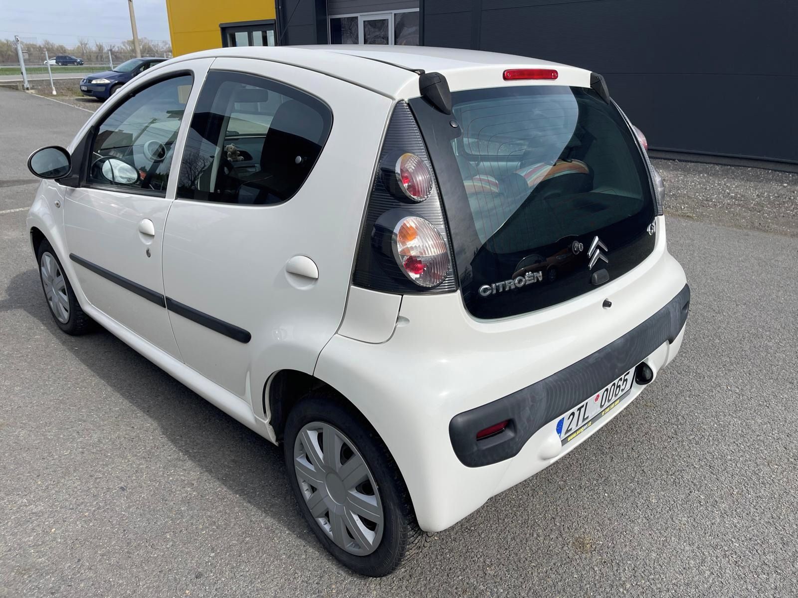 Citroën C1, 1.0i, 50 kw, klima, serviska - fotka 4