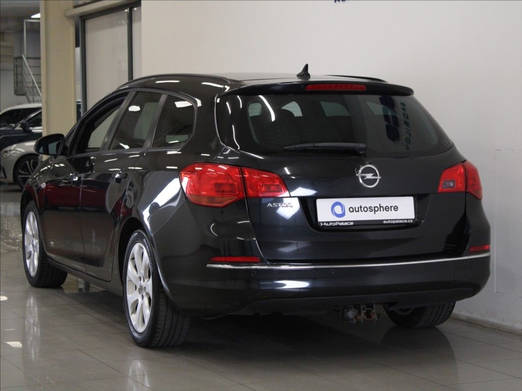 Opel Astra, 1,4 Turbo ST 137tkm.2.maj.Tažn - fotka 3