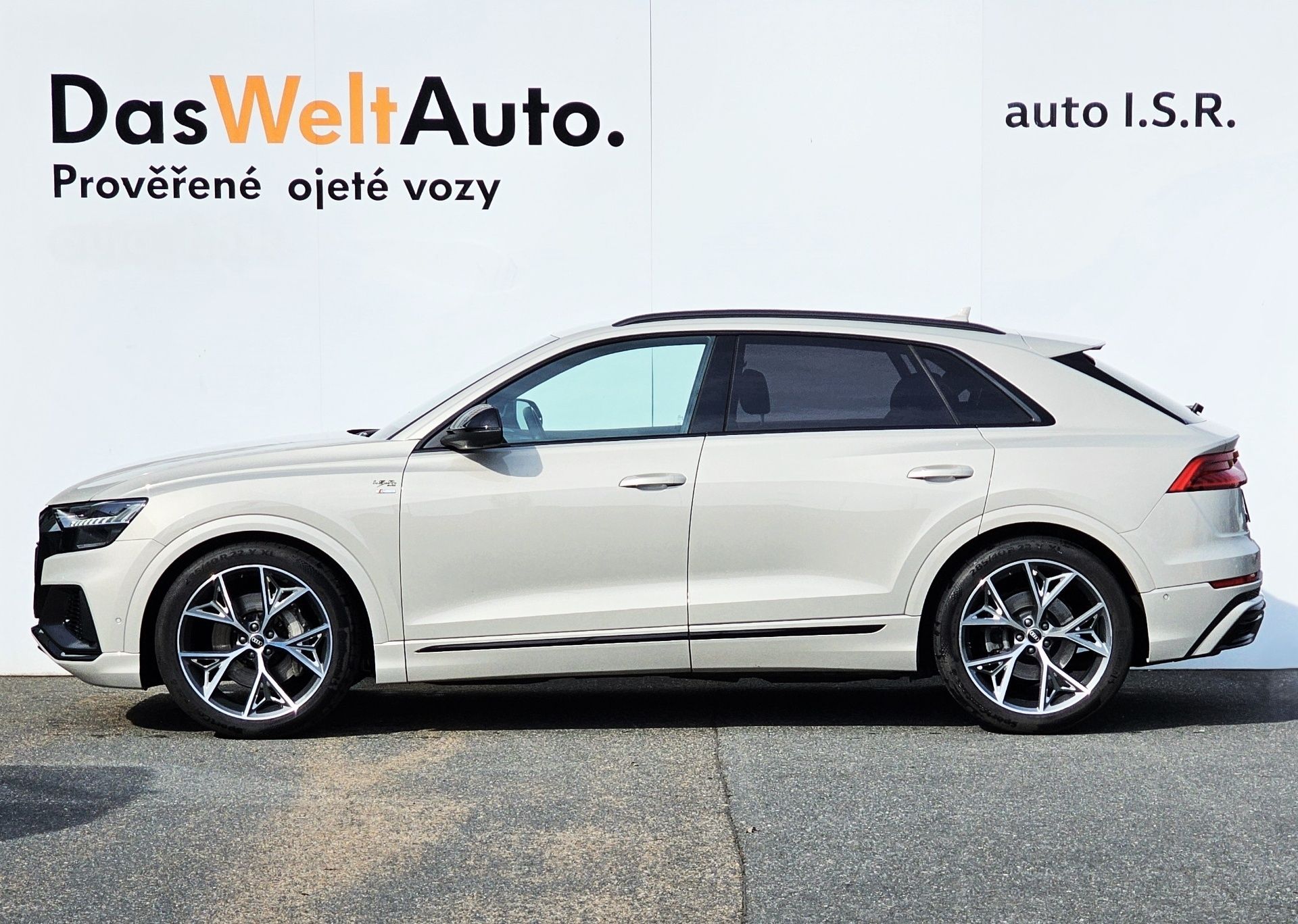 Audi Q8, S-LINE 55 TFSI 250 kW Quattro - fotka 3