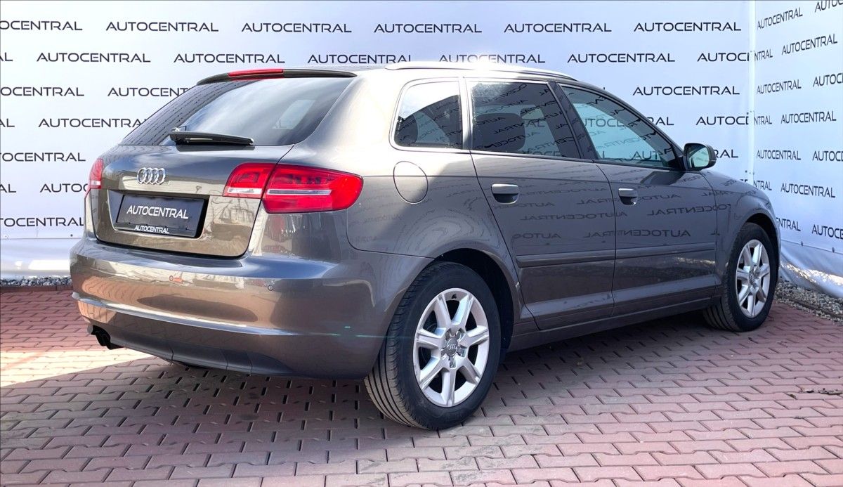 Audi A3, 1,4 TFSi,serv.kn. - fotka 4