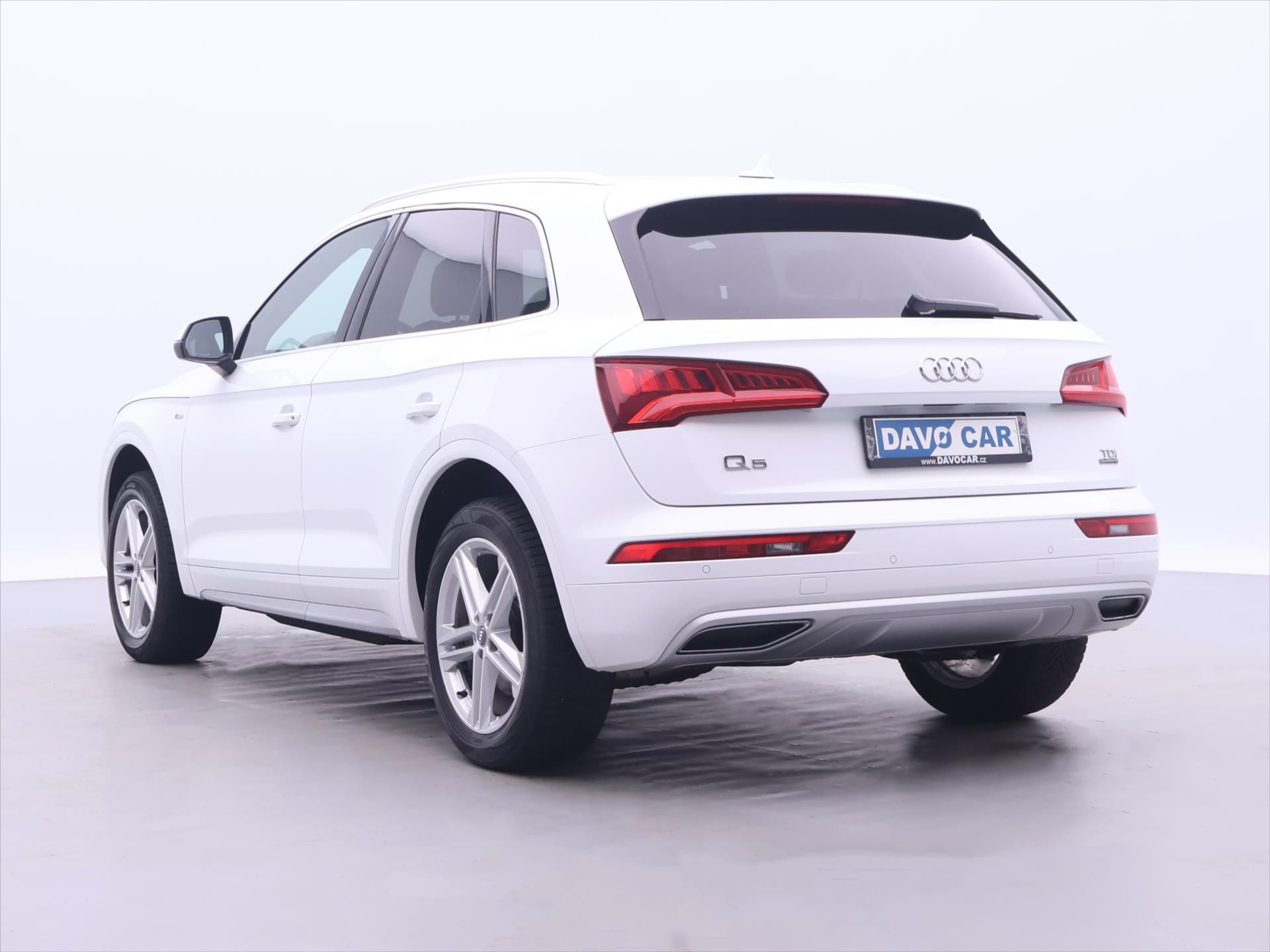 Audi Q5, 2,0 TDI S-line 4x4 CZ - fotka 5