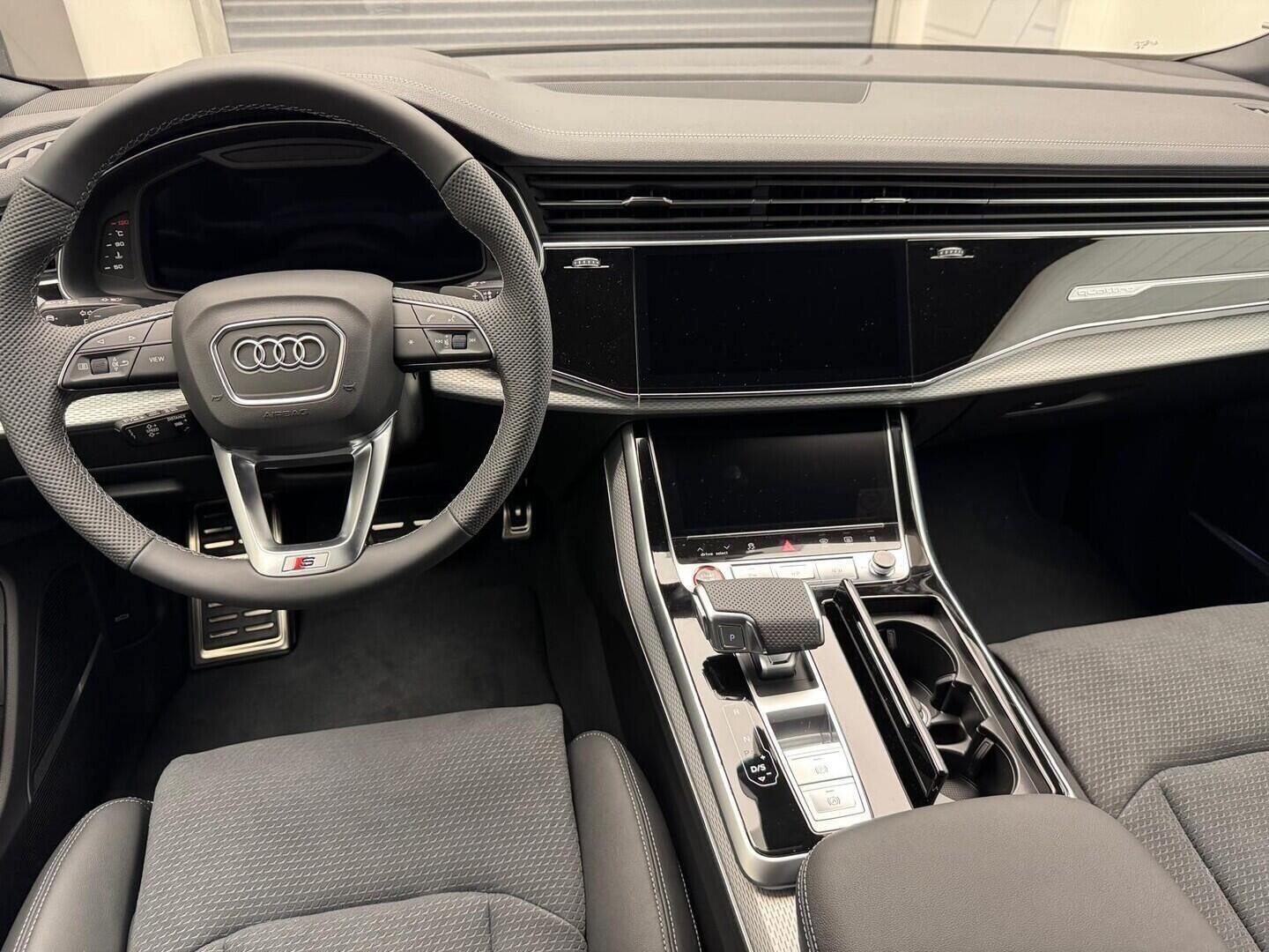 Audi SQ8, SUV V8 TFSI quattro 373 kW - fotka 5