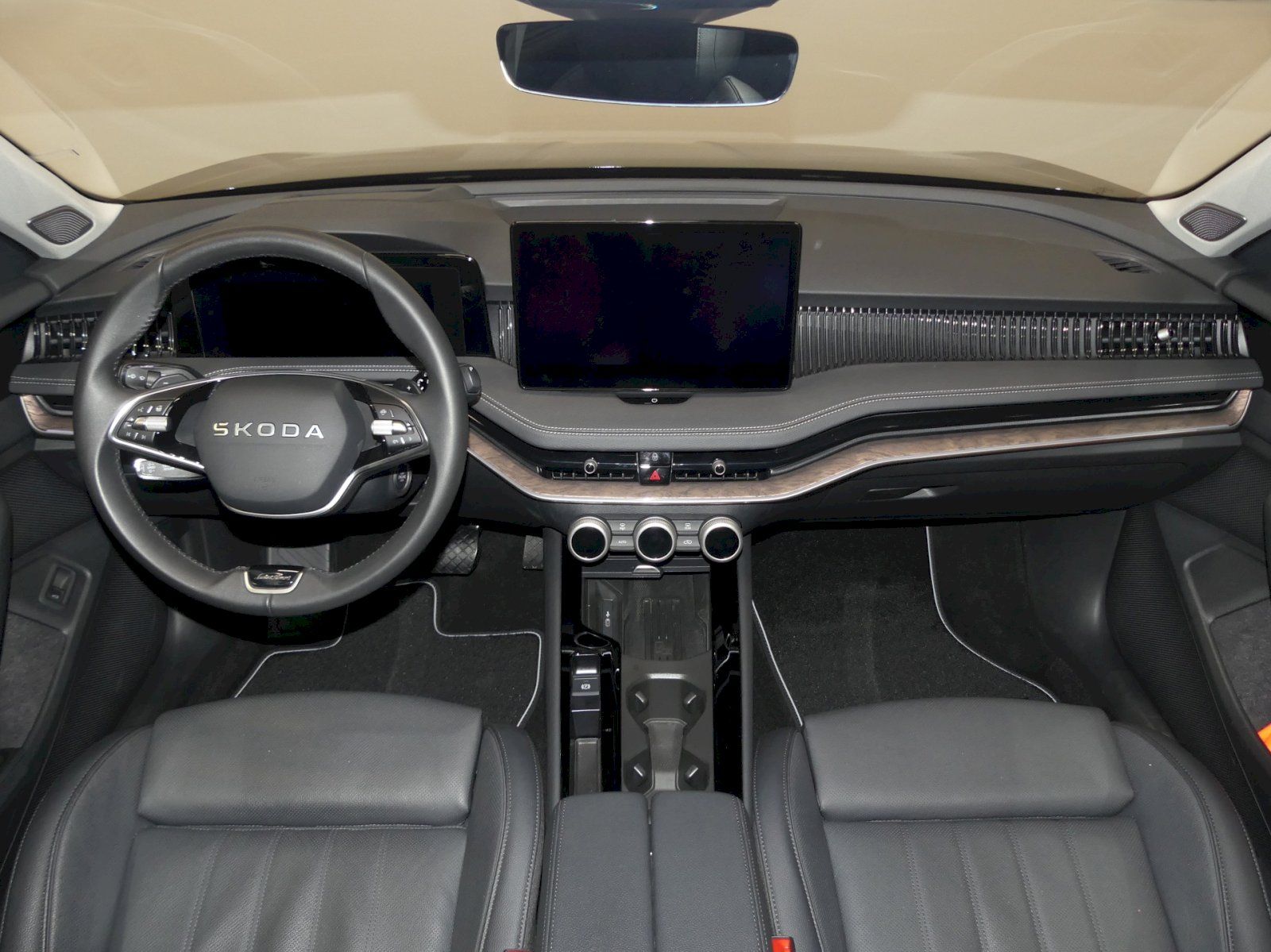 Škoda Superb, L&K DSG 4x4 2.0TDI 142kW - fotka 5
