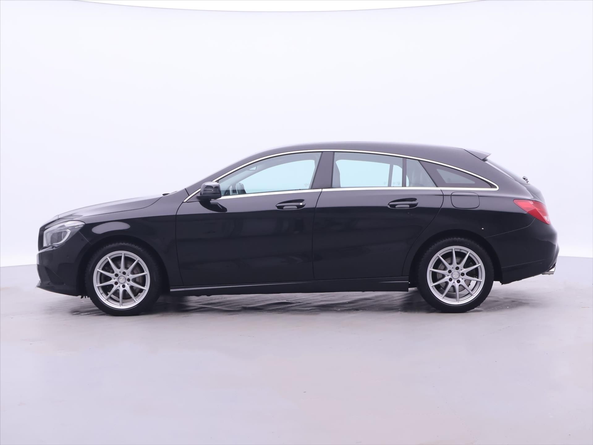 Mercedes-Benz CLA, 2,0 250 155kW 4Matic Xenon - fotka 4