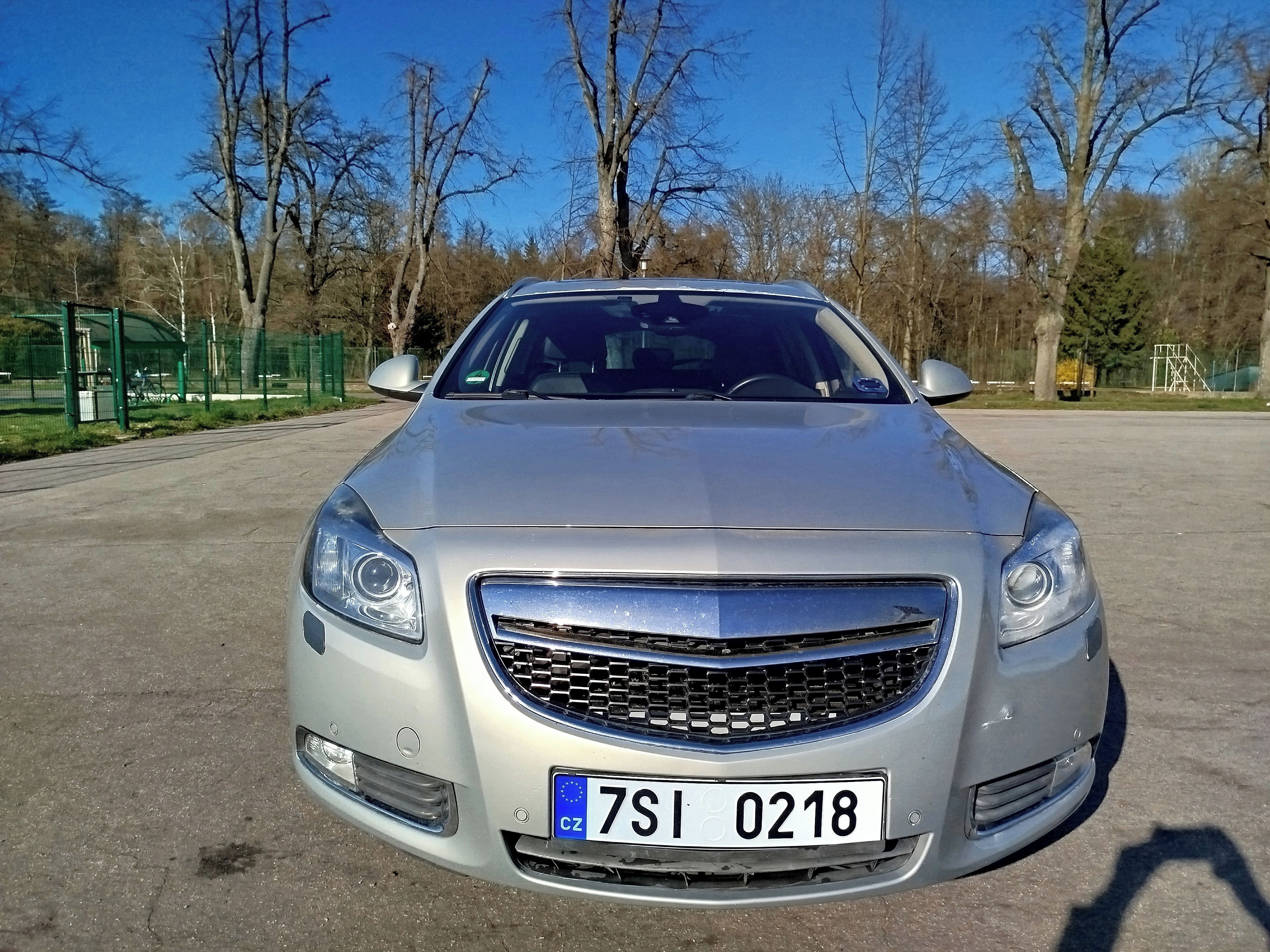 Opel Insignia, V6 2.8 benz Turbo Kuze Automat - fotka 2
