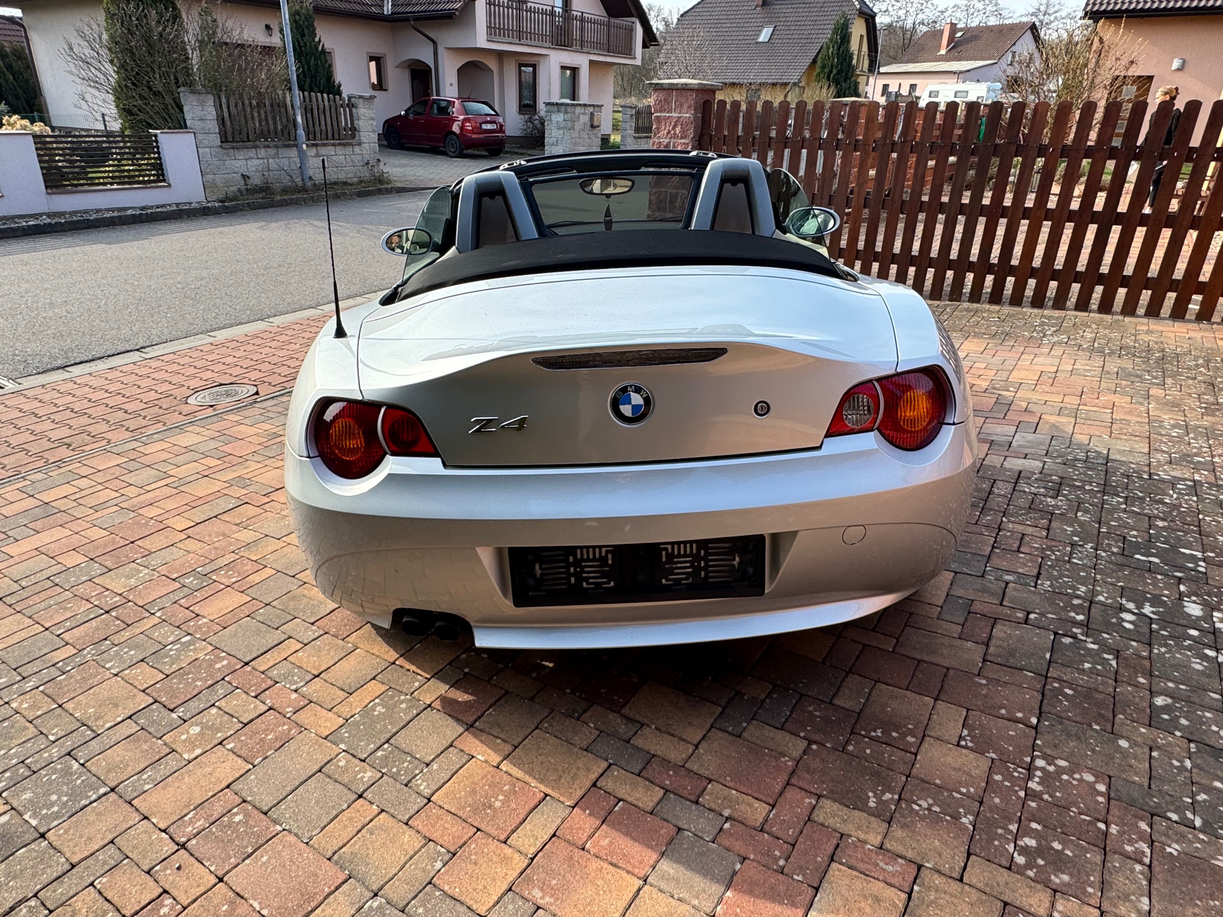 BMW Z4, Z4 2.5i,141kw,manuál,150tis km - fotka 4