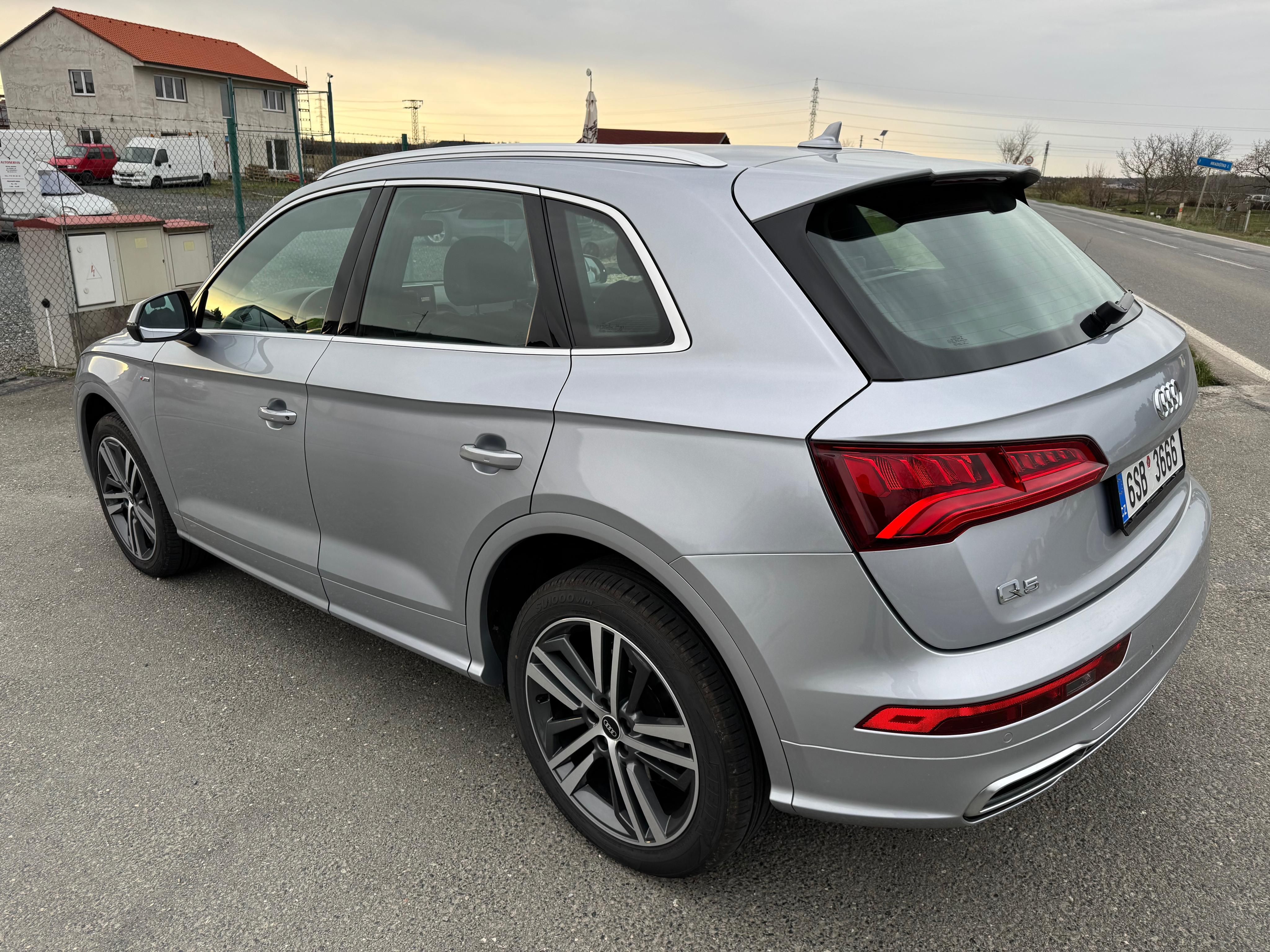 Audi Q5, S-line 150kw hybrid 4x4 metrix - fotka 2