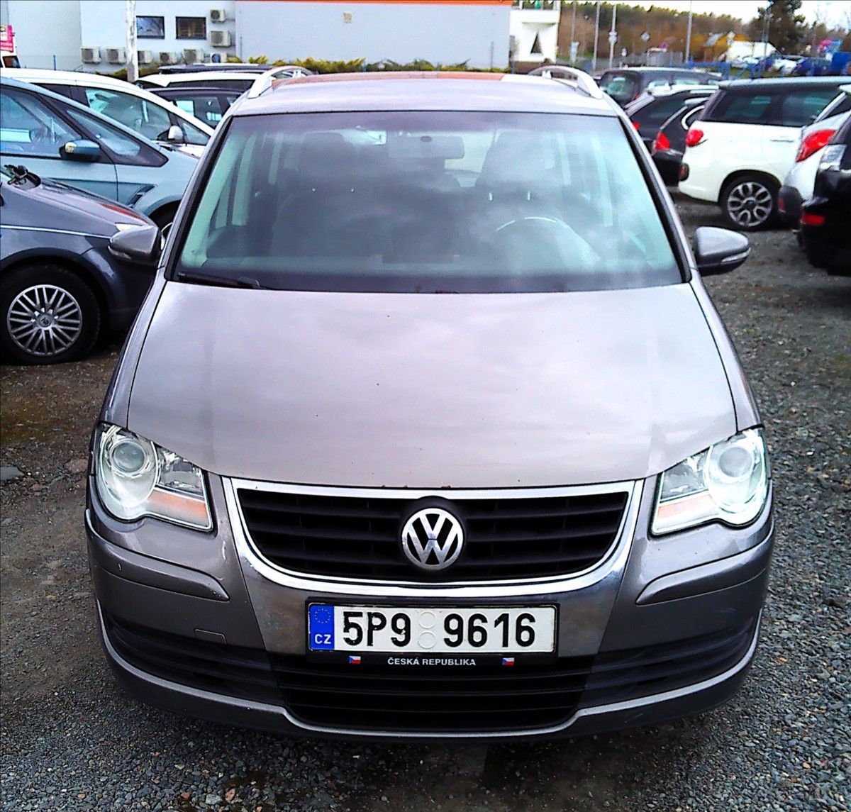 Volkswagen Touran, 2,0   TDI ČR SERV.KNÍŽKA 7MÍST - fotka 4