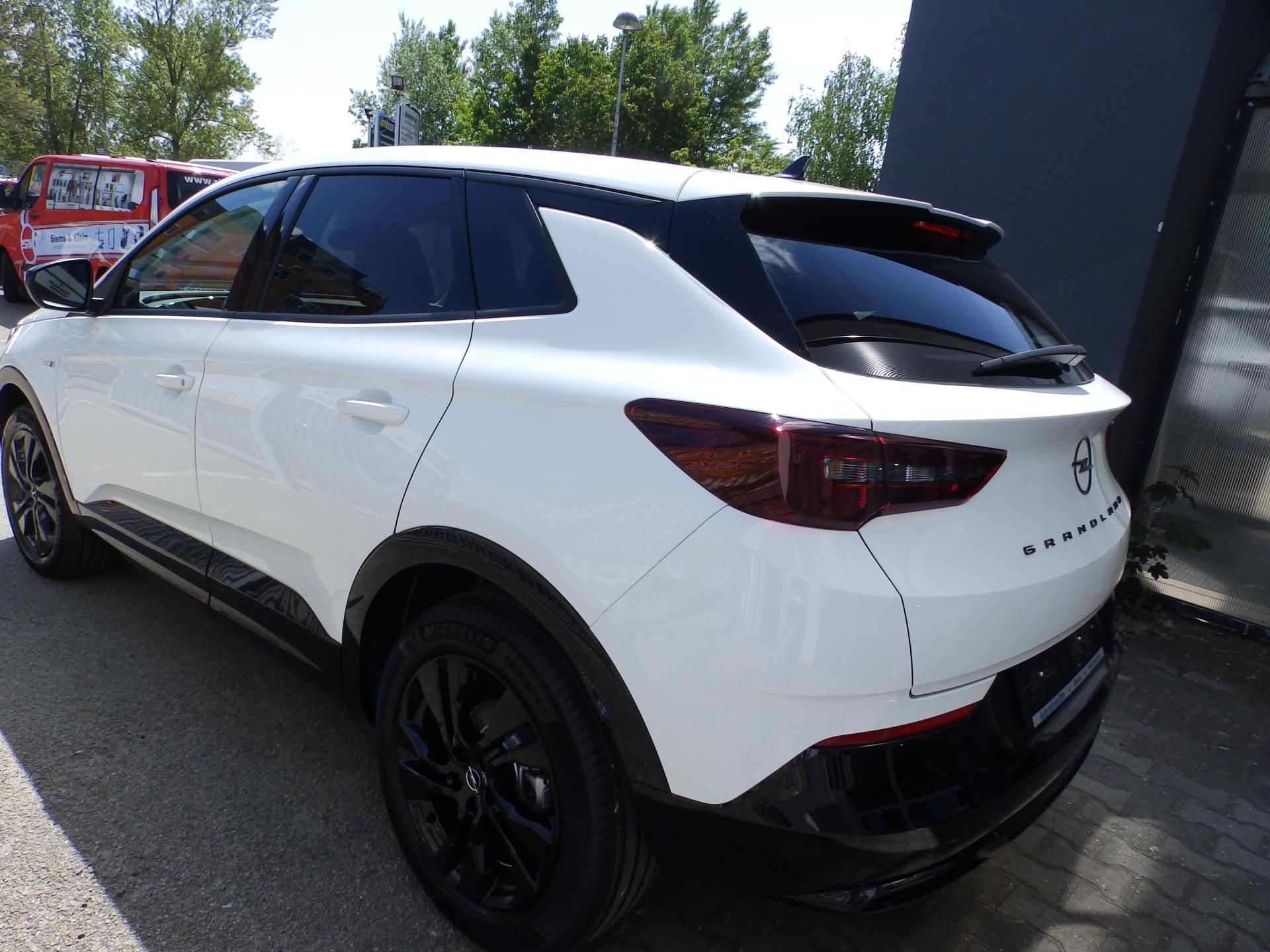 Opel Grandland, 1.2Turbo 96kW - fotka 6