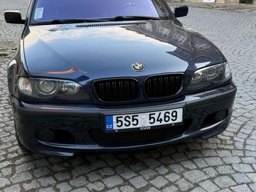 BMW 330i
