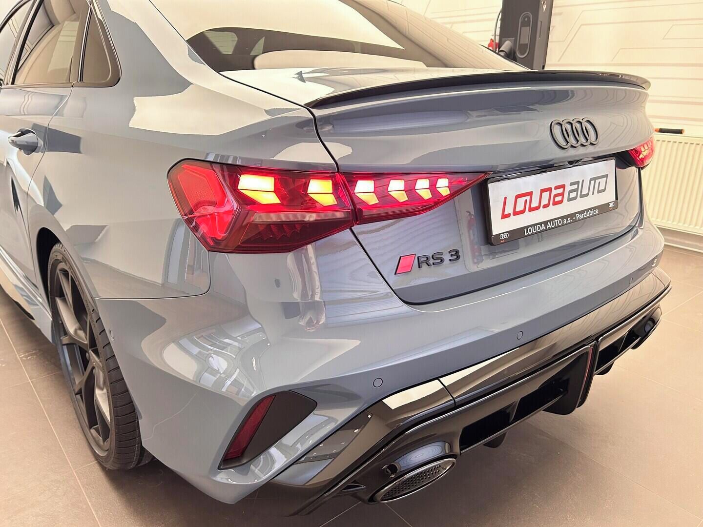 Audi RS3, Limuzína 2.5 TFSI 294 kW - fotka 6