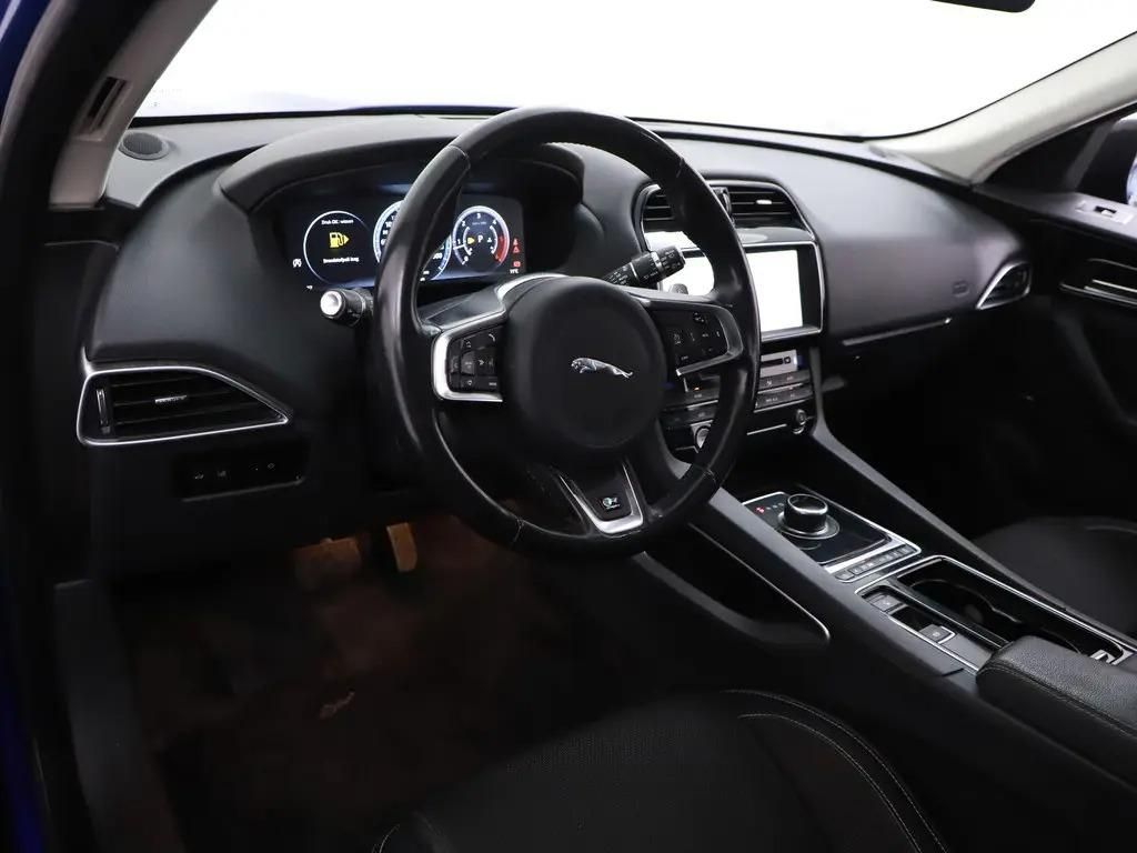 Jaguar F-Pace, 25D AWD 177kW R-Sport DPH TZ - fotka 3