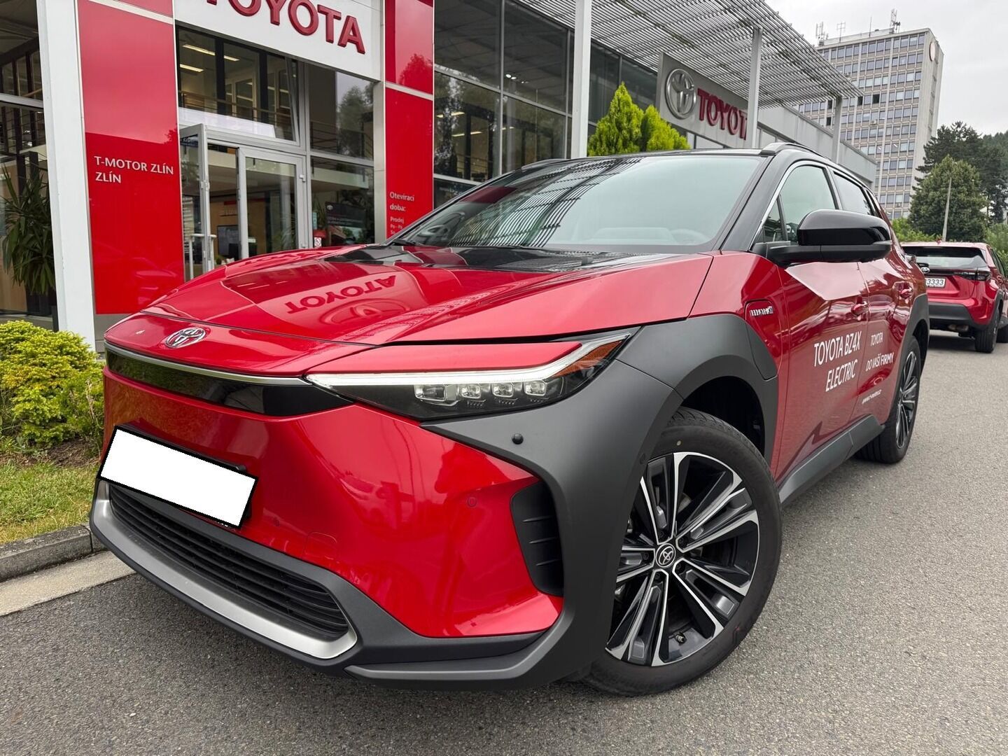 Toyota bZ4X, 71.4kWh 4x4 Executive - fotka 4