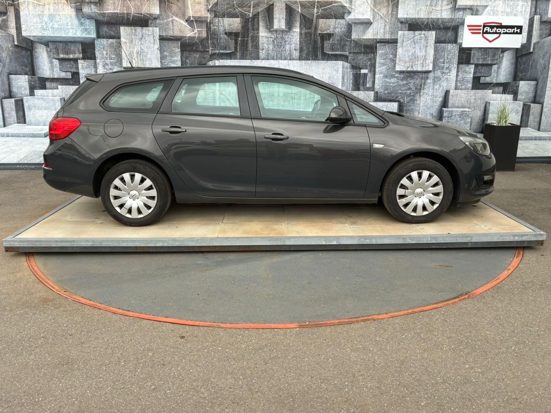 Opel Astra, 2.0DCTi, 121KW, AUTOMAT - fotka 4