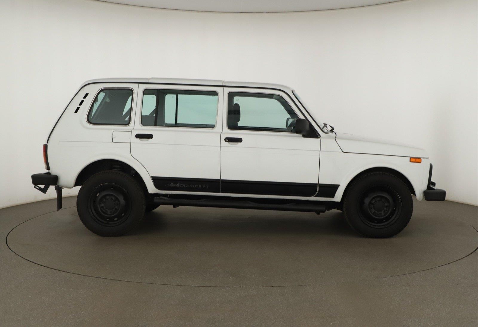 Lada Niva, 1.7 i, Urban, 4X4, Serv.kniha - fotka 6