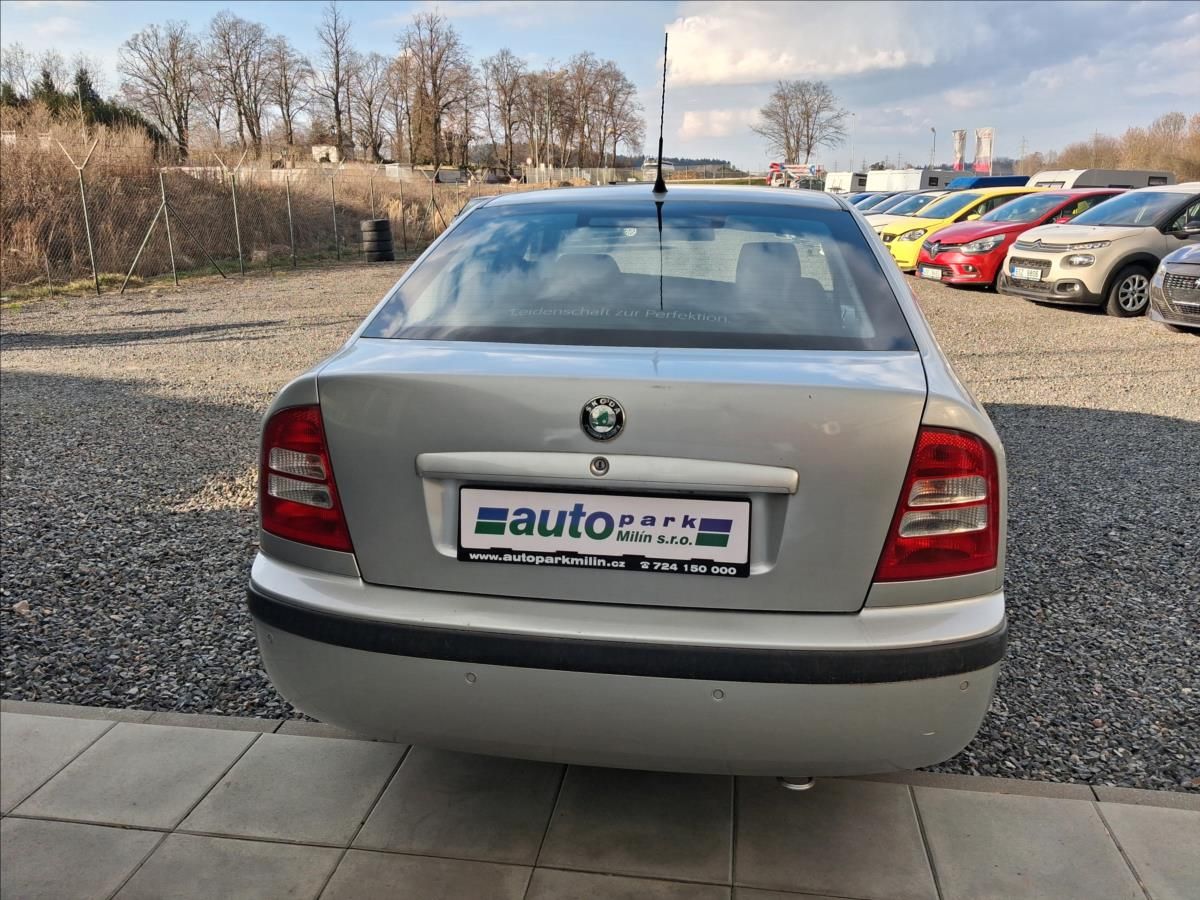 Škoda Octavia, 2,0 - fotka 6