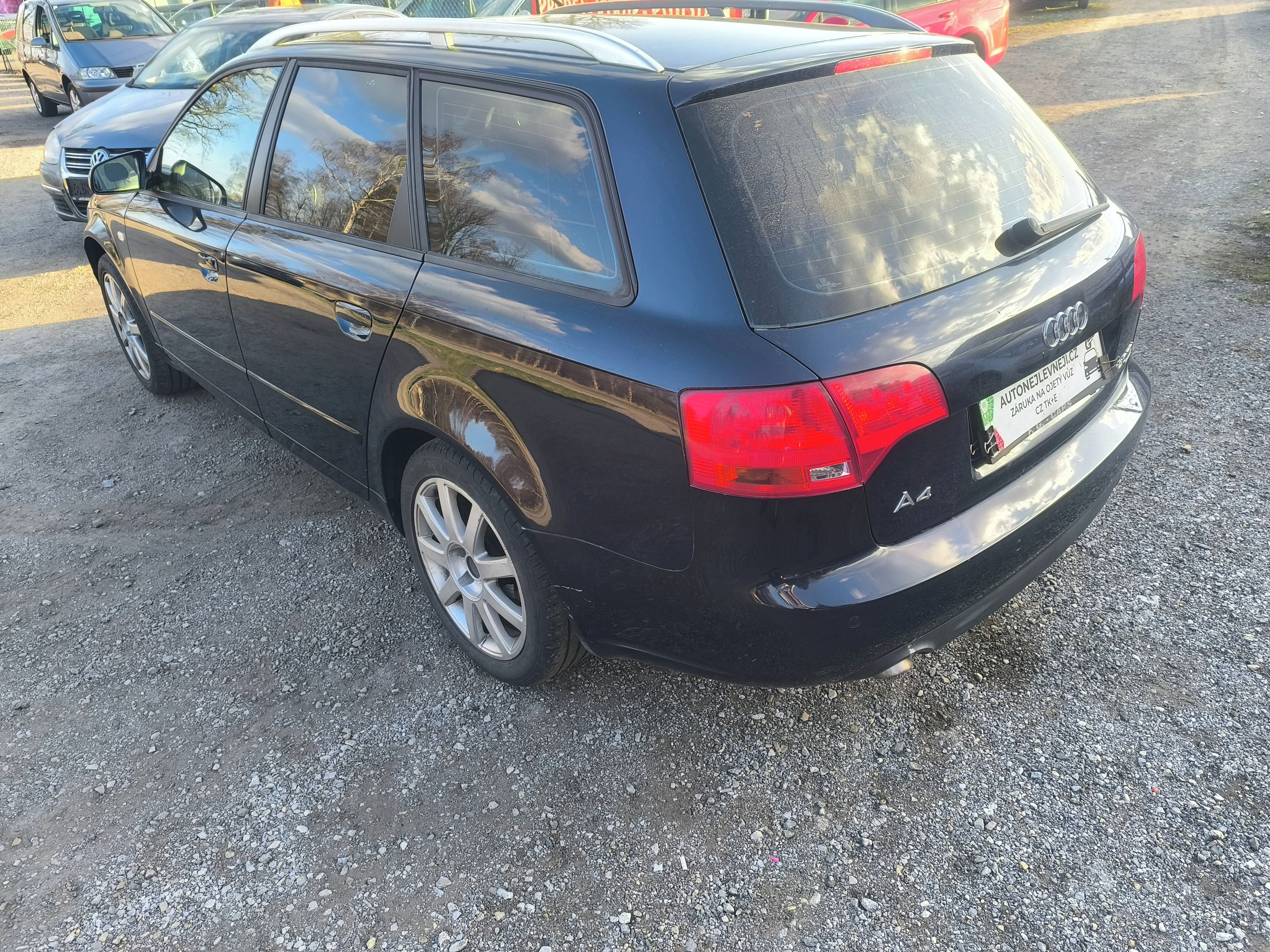 Audi A4, TDI 4X4,135TKM,KRÁSNÁ,SERVISKA - fotka 6