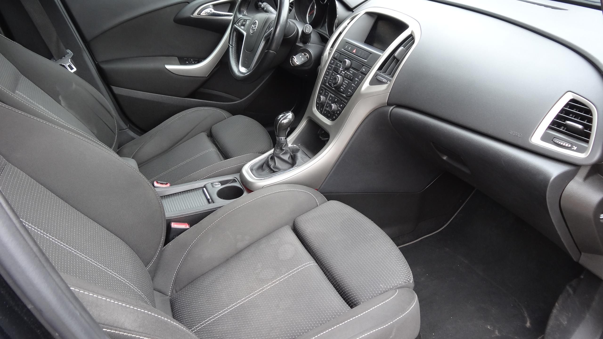 Opel Astra, Kombi 2.0CDTi Taž.zařízení - fotka 4