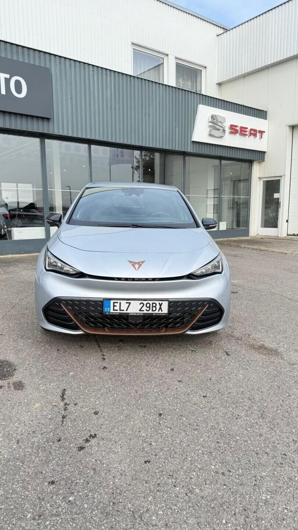 Cupra Born, e-Boost 77 kWh / 231k 170 kW - fotka 2