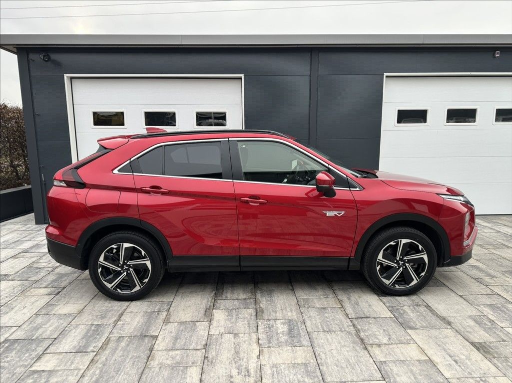 Mitsubishi Eclipse Cross, 2,4 PHEV 188PS  A/T 4x4 - fotka 4