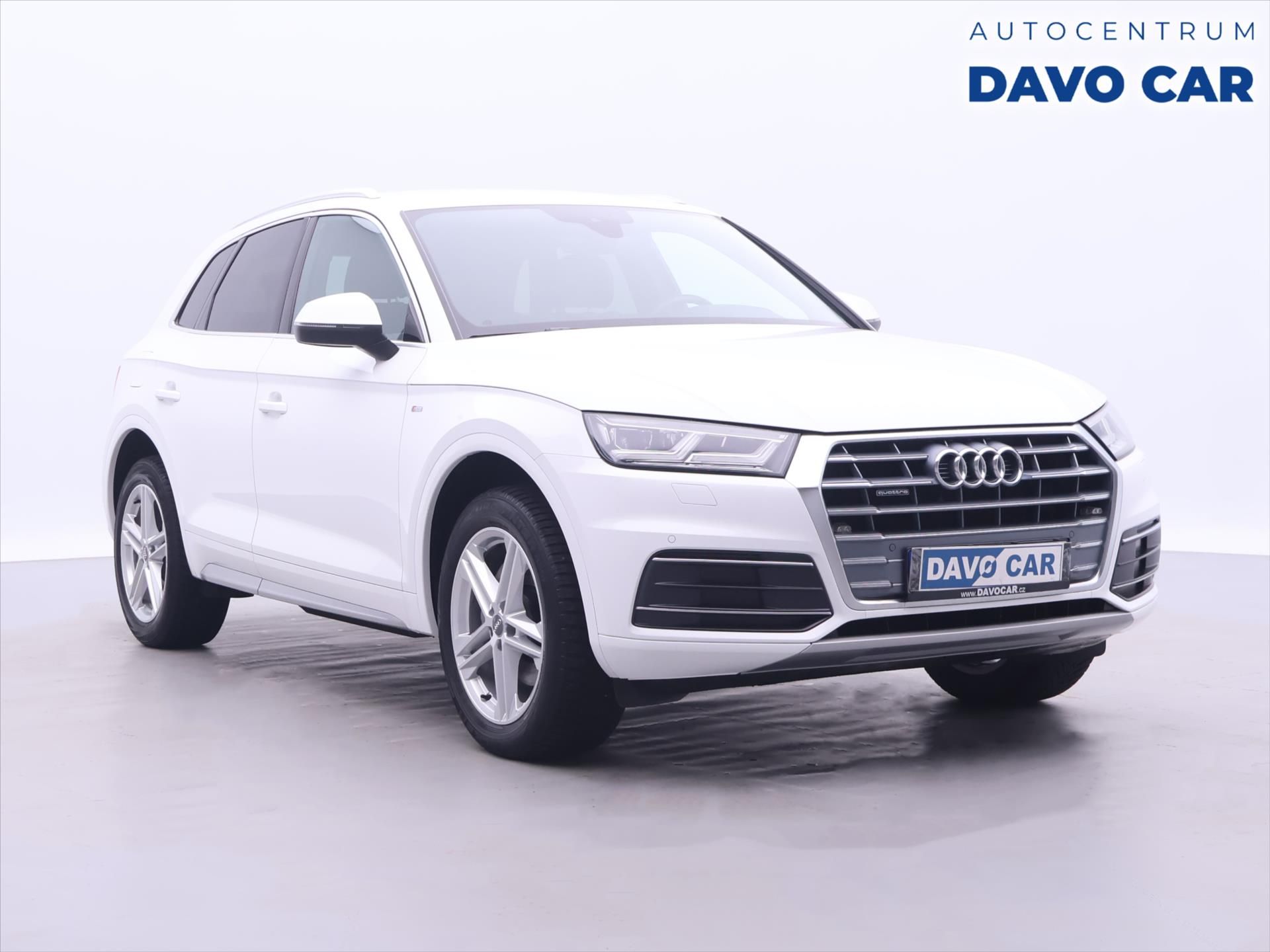 Audi Q5, 2,0 TDI S-line 4x4 CZ