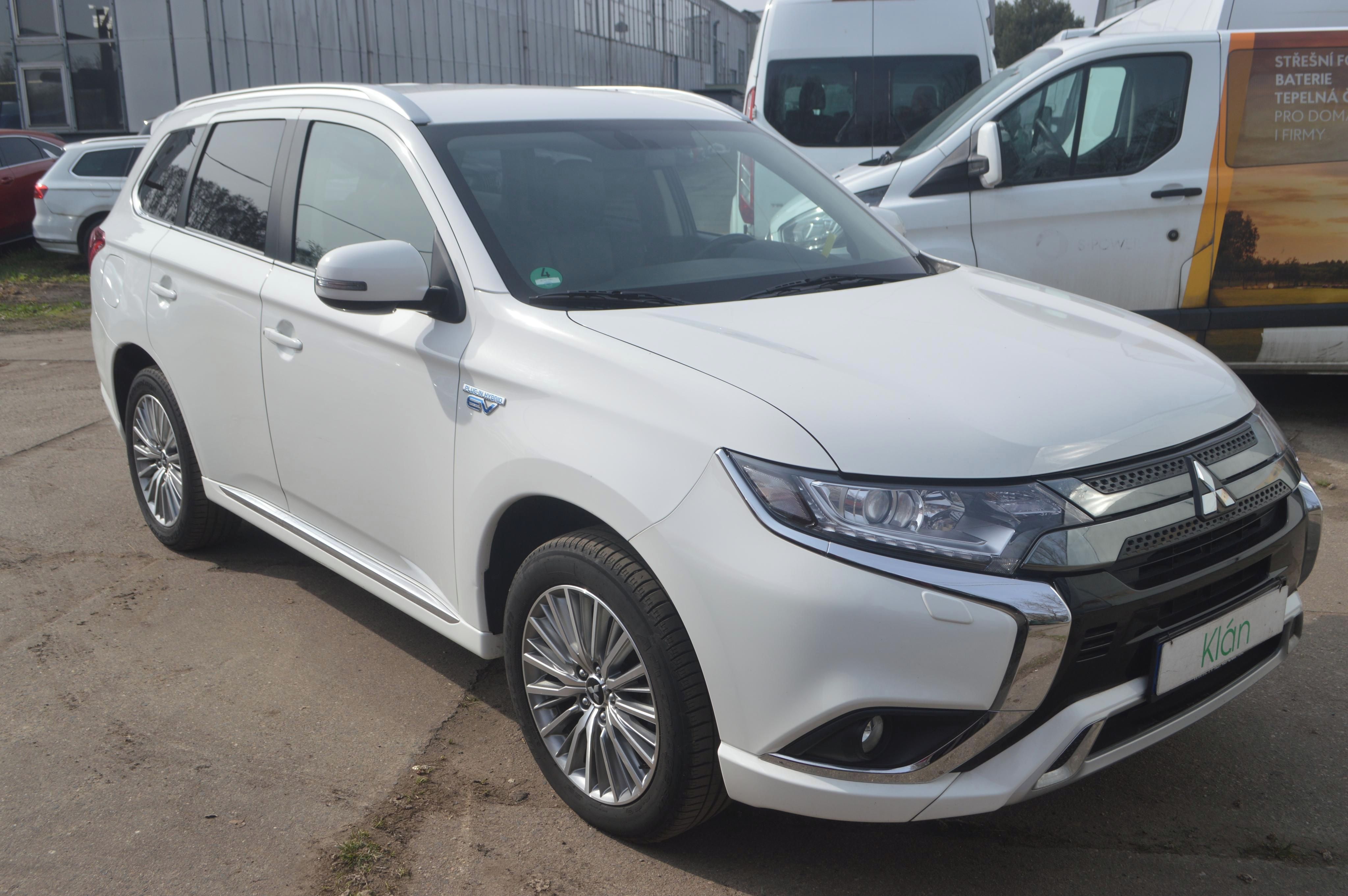 Mitsubishi Outlander, 2,4PHEV 1.MAJ 4x4 CEBIA TOP