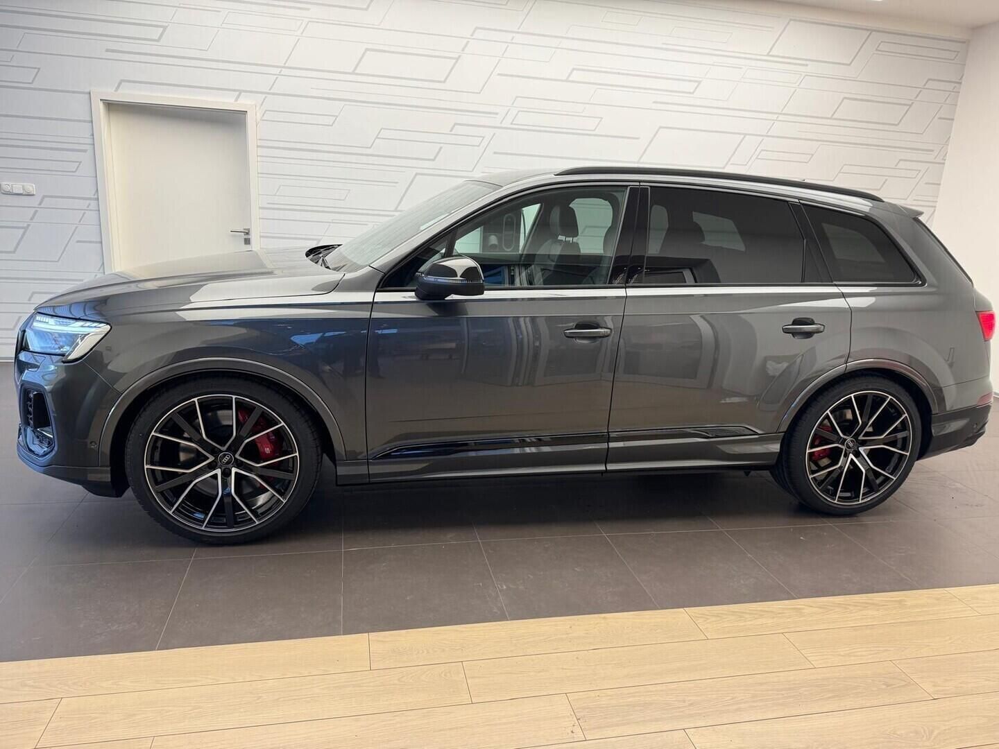 Audi SQ7, SUV V8 TFSI quattro 373 kW - fotka 4