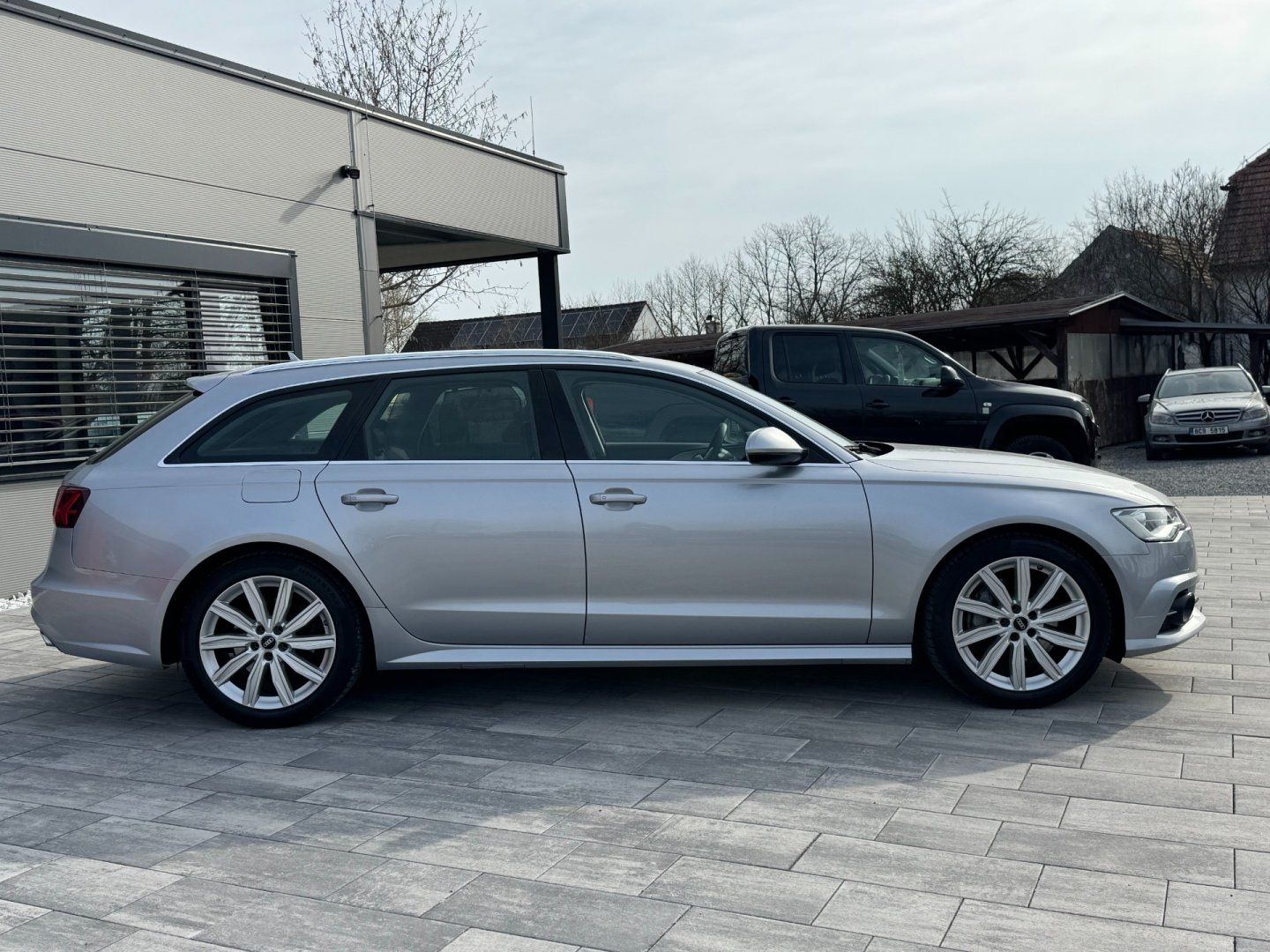 Audi A6, 3,0 TDI 160 Kw Sline - fotka 4